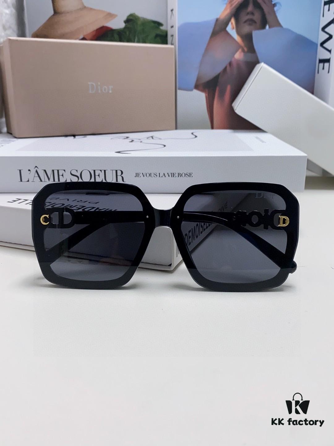 6931fe873a89a121ed54e9ee DIOR Large Square Frame 2025 New Arrival Asymmetric D Letter Design Fully Paved with Micro Diamonds 💎 Classic Timeless Square Shape with Asymmetric Accent on Left Side Trendy Best-Selling Eyeglasses Sunglasses