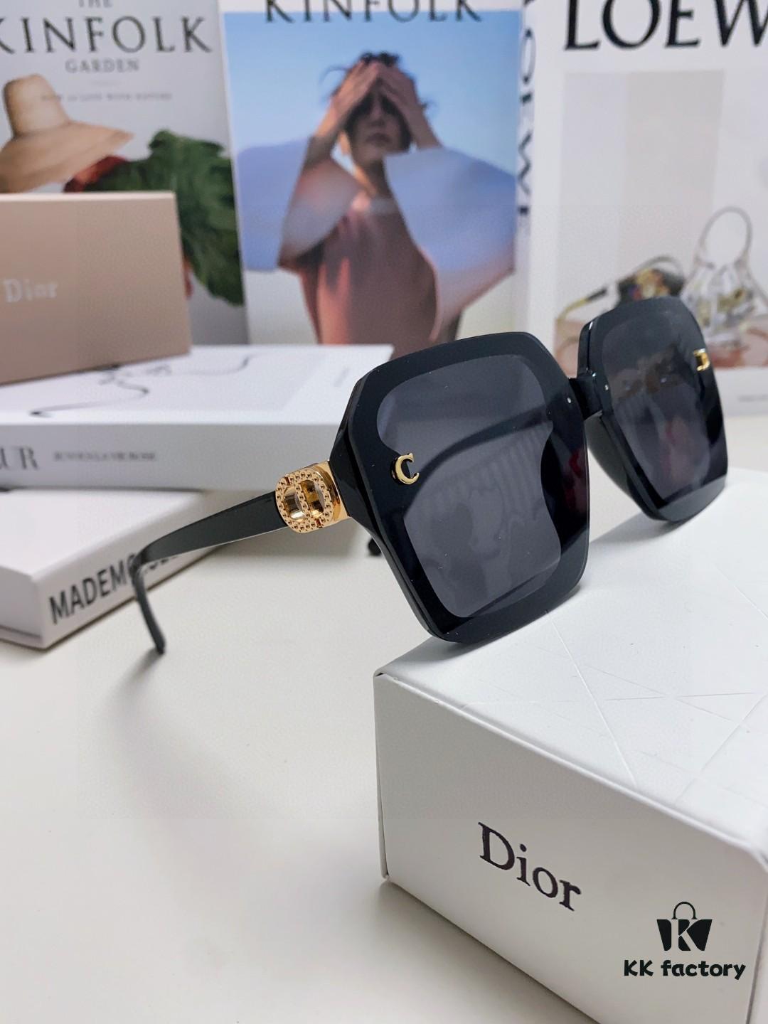 6931fe873a89a121ed54e9ef DIOR Large Square Frame 2025 New Arrival Asymmetric D Letter Design Fully Paved with Micro Diamonds 💎 Classic Timeless Square Shape with Asymmetric Accent on Left Side Trendy Best-Selling Eyeglasses Sunglasses