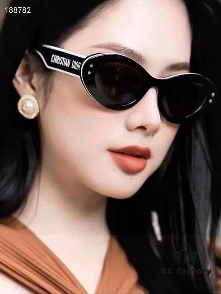6931fe8e3a89a121ed54ea4b DIOR Cat-Eye Fashion Women's Sunglasses with Classic Two-Tone Design