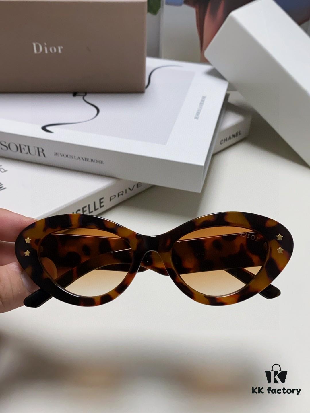 6931fe8f3a89a121ed54ea5a DIOR Cat-Eye Fashion Women's Sunglasses with Classic Two-Tone Design