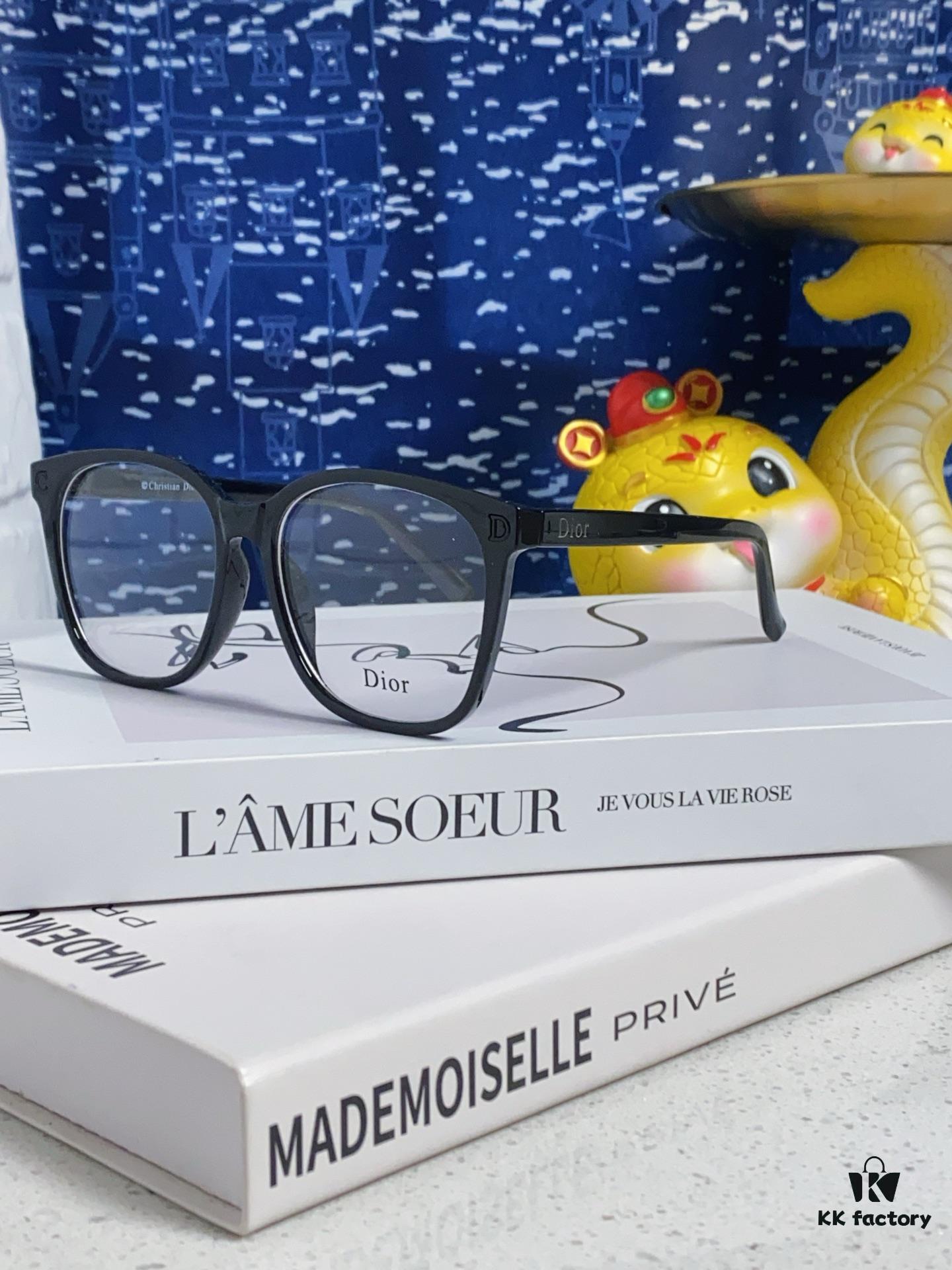 6931fea33a89a121ed54eb62 Dior 2025 New Arrival Minimalist Black Frame Glasses for Women, D-Shaped Grey Blue-Light Blocking Optical Glasses, Unisex Photochromic Myopia Eyewear, Suitable as Sunglasses or Everyday Style