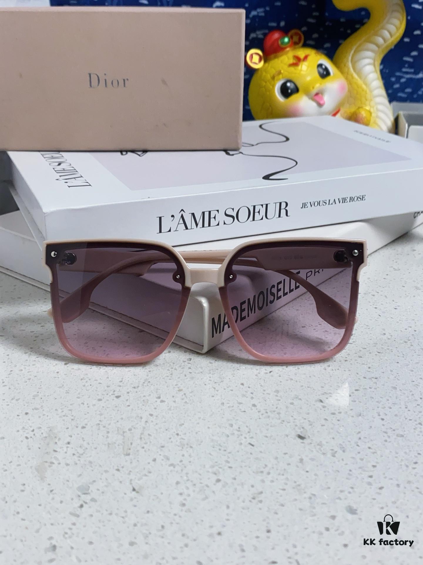 6931fea63a89a121ed54eb8c Dior 2025 New Arrival Women's Sunglasses, Stylish Oversized Square Frame, Korean Fashion Influencer Glasses, Slimming UV-Protective Sunglasses for Round Faces