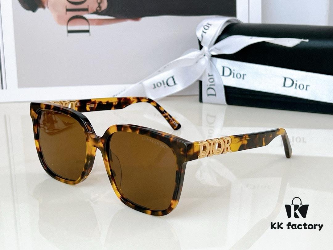 6931feab3a89a121ed54ebc1 135 DIOR Unisex Square Versatile Sunglasses Model: 8601 Size: 55-18-145