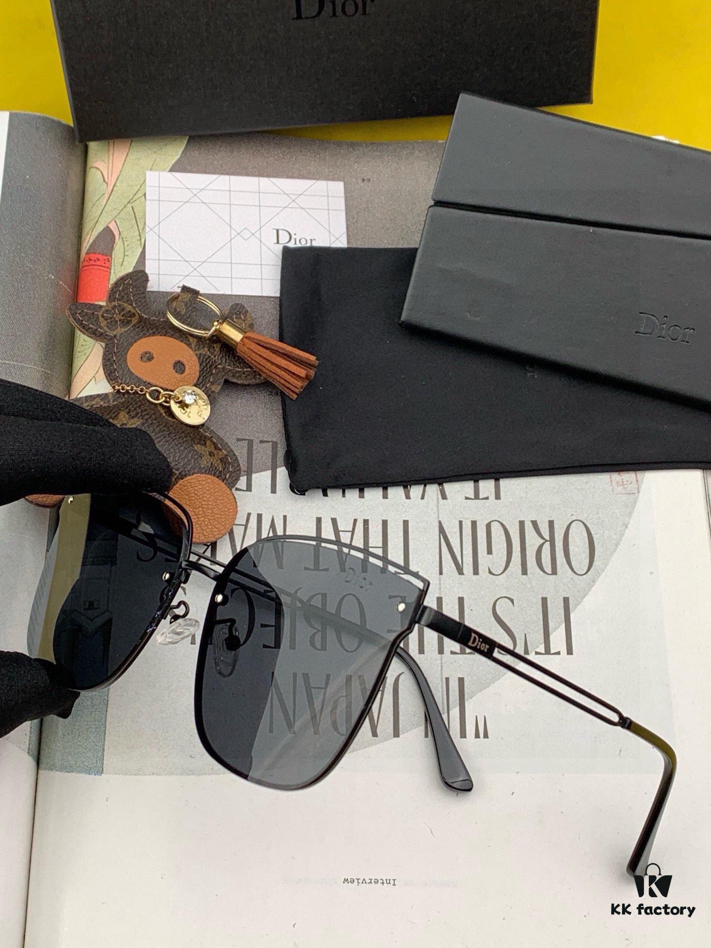 6931fec23a89a121ed54ecf3 【TR Polarized Series】DIOR Classic Square Frame Design, Flattering on All Face Shapes, Perfectly Matches Coats or Dresses, Exuding Elegance and Style