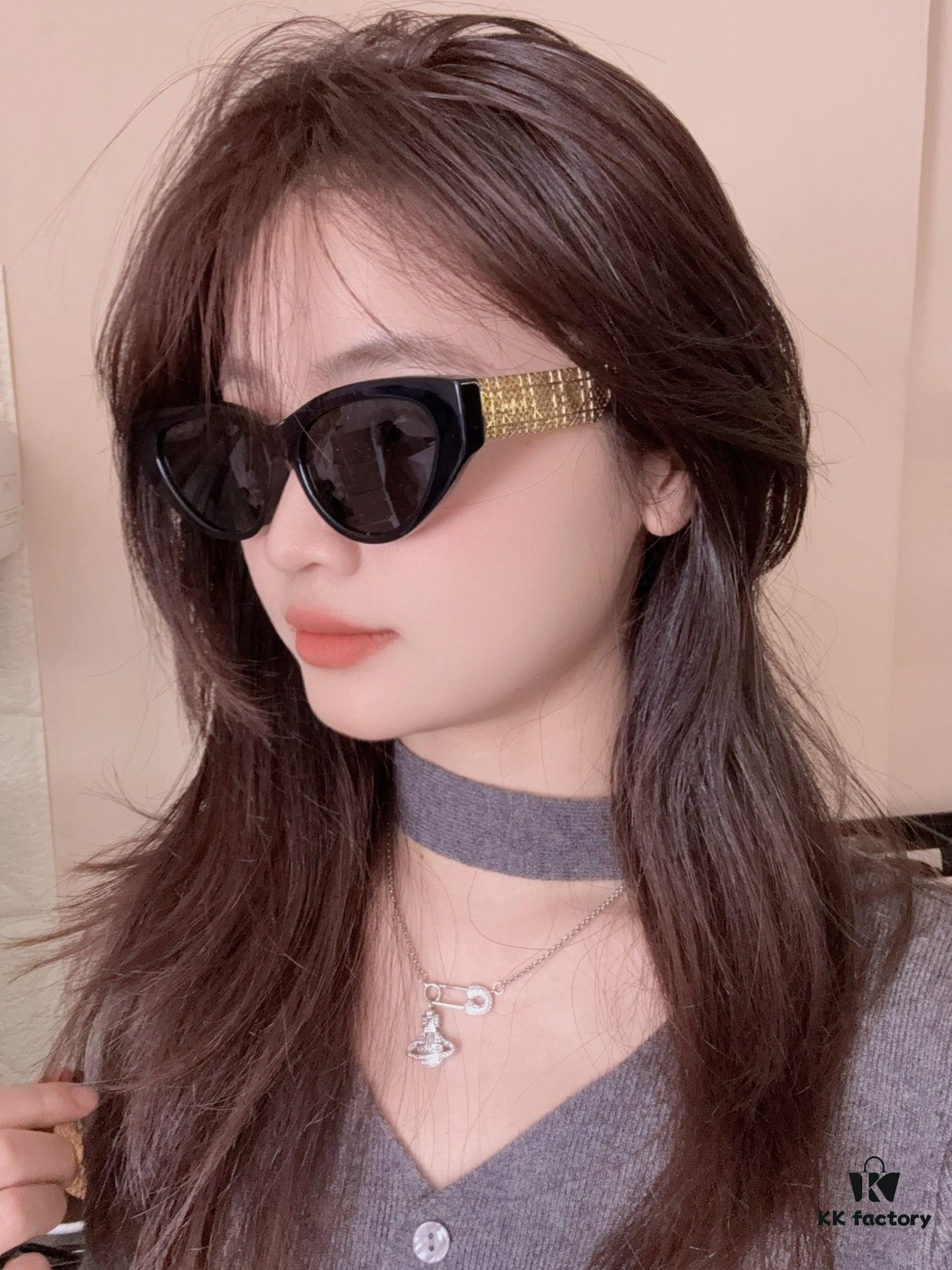 6931fed43a89a121ed54edd5 New Arrival 120 Dio* Official Website Model: DioRésille B1L SIZE: 56-17-145 Sunglasses