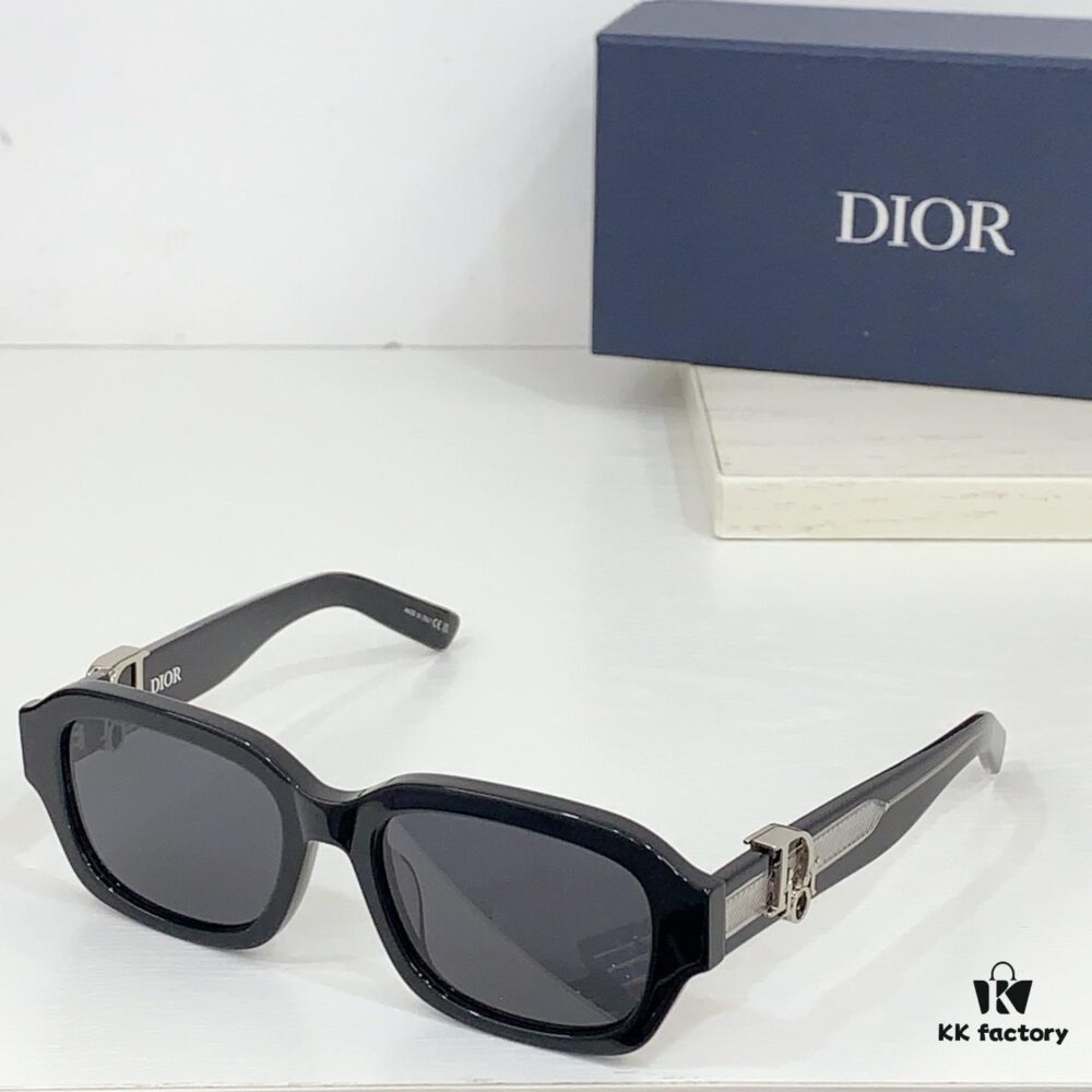 6931fedd3a89a121ed54ee53 110 DIOR Model: DiorOblique S2I Size: 52□20-145 Sunglasses