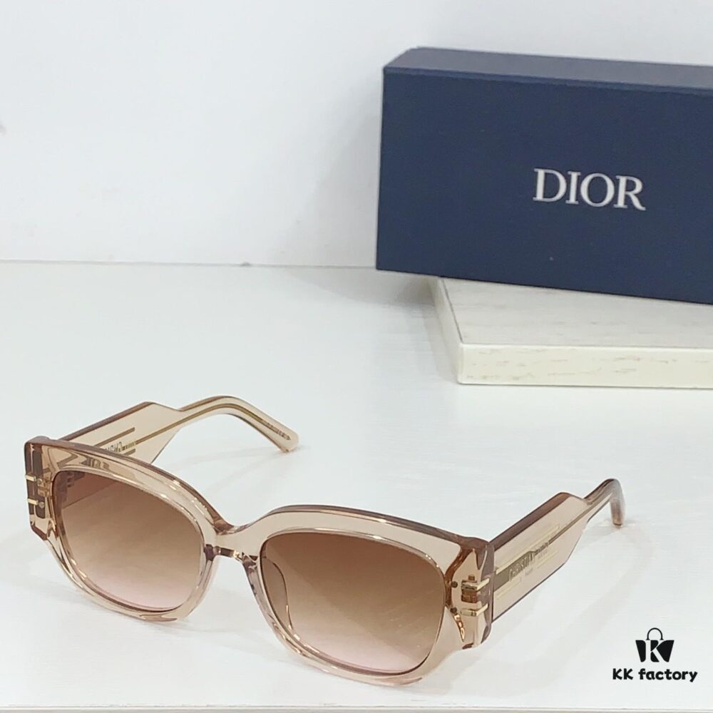 6931fedf3a89a121ed54ee65 110 DIO* MODEL: DiorSignature S13F SIZE: 55□18-140 Eyeglasses Sunglasses