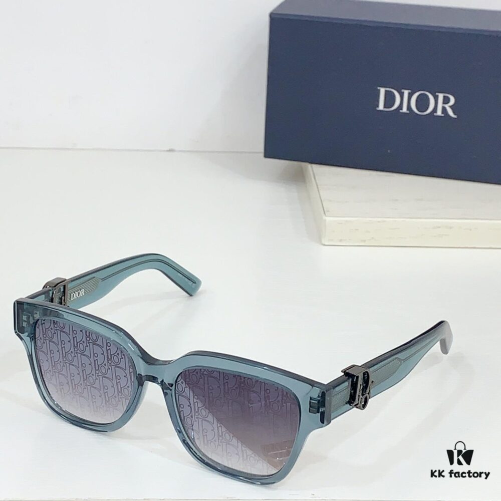 6931fedf3a89a121ed54ee6e 110 DIO* MODEL: DiorOblique S1F SIZE: 53□19-145 Sunglasses