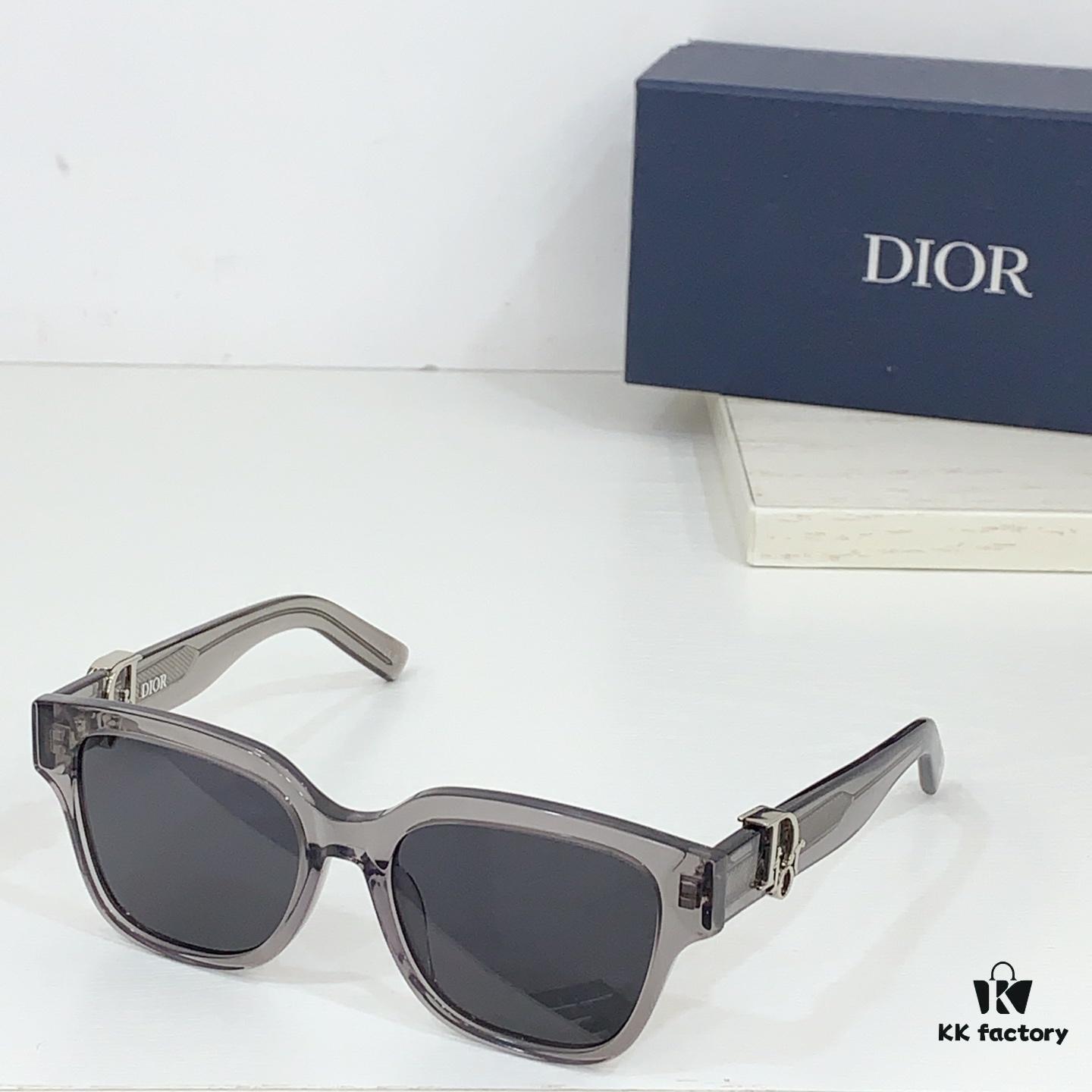6931fee03a89a121ed54ee70 110 DIO* MODEL: DiorOblique S1F SIZE: 53□19-145 Sunglasses