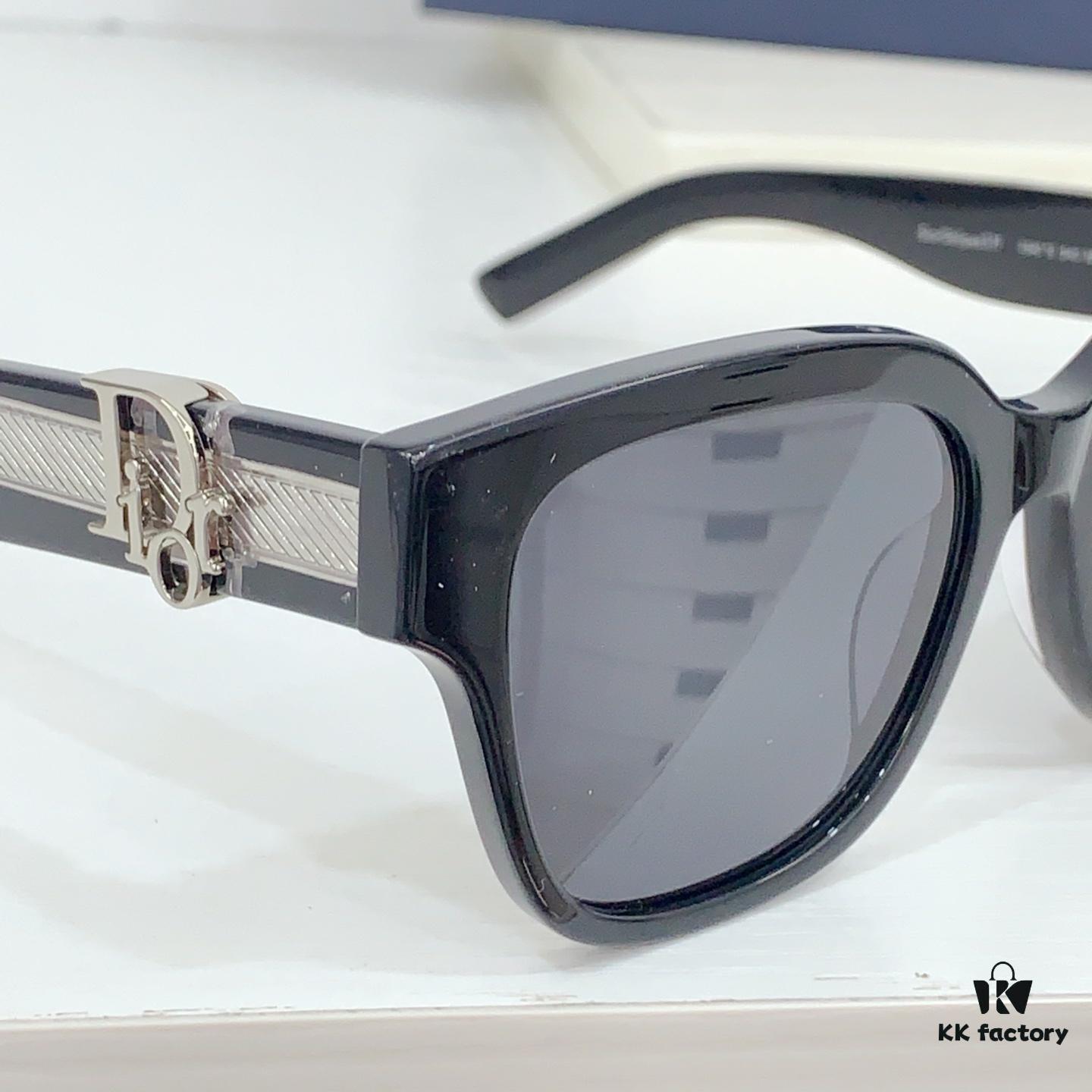 6931fee03a89a121ed54ee72 110 DIO* MODEL: DiorOblique S1F SIZE: 53□19-145 Sunglasses