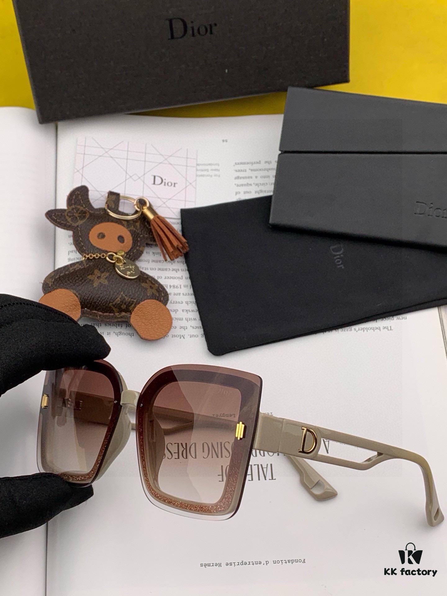 6931feea3a89a121ed54eefc DIOR 2025 Spring New Arrival Square Sunglasses, Favored by Influencers for Their Stunning Look and Chic Metal Finish