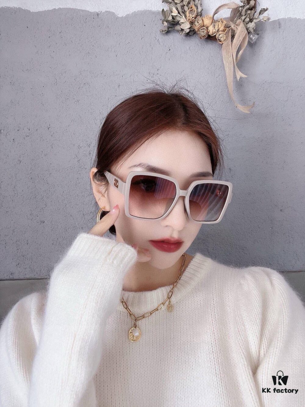 6931feeb3a89a121ed54ef08 DIOR 2025 Spring New Arrival Square Sunglasses, Favored by Influencers for Their Stunning Look – Playful, Sweet, and Premium Metal Frame