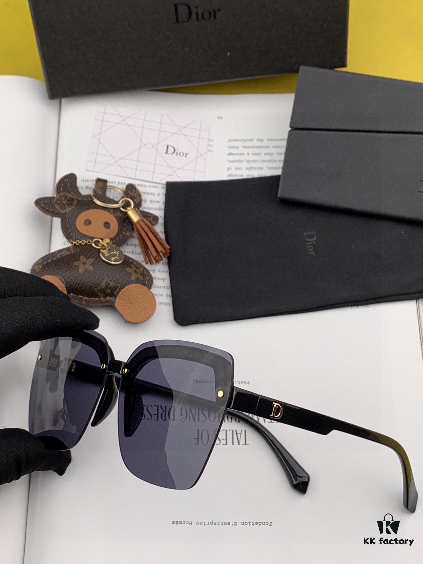 DIOR 2025 Spring New Arrival Square Sunglasses, Favored by Influencers for Full Charm – Playful and Sweet with Enhanced Facial Fit, Premium Metal Finish