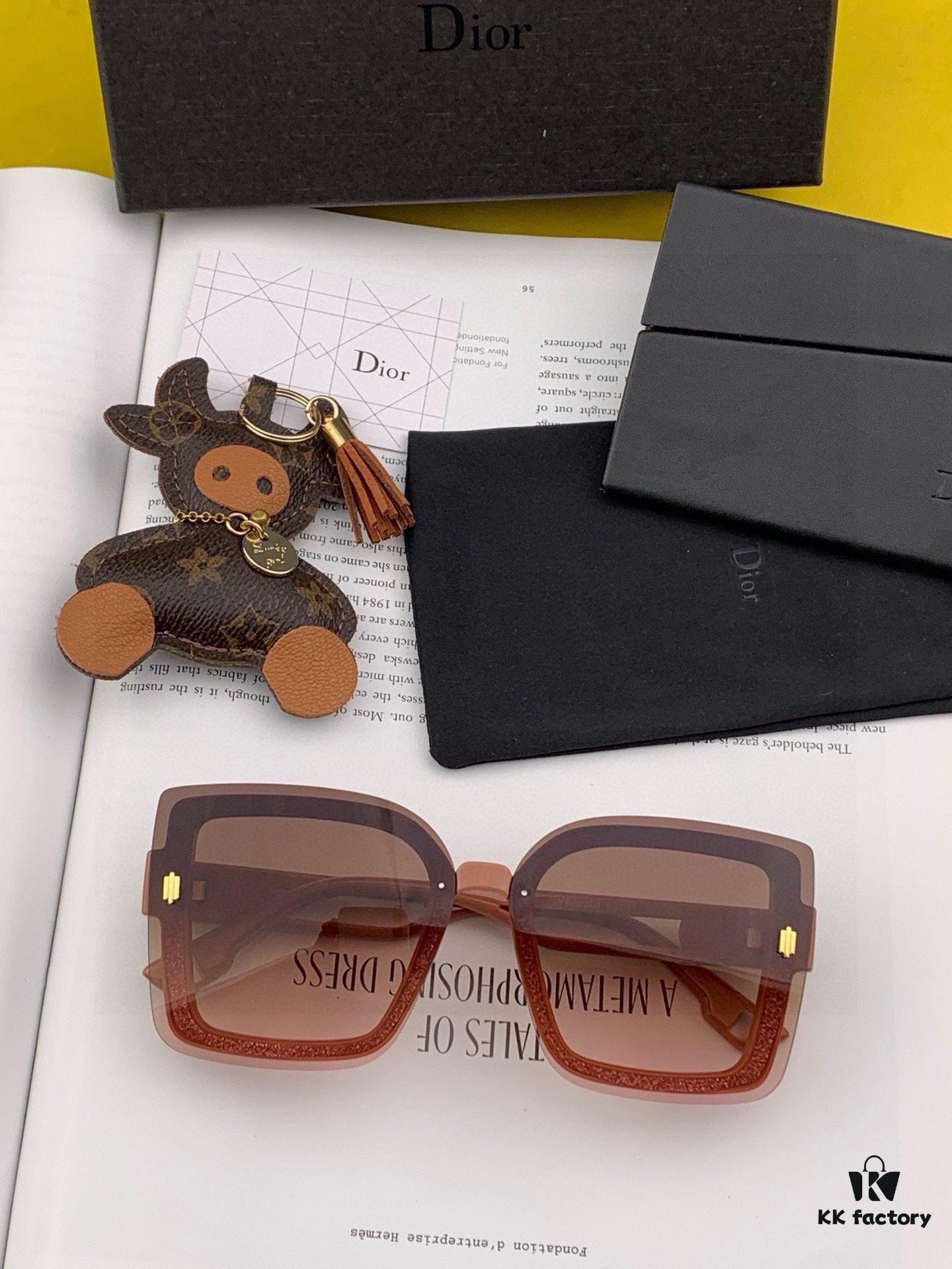 6931fef63a89a121ed54ef99 DIOR 2025 Spring New Arrival Square Sunglasses, Favored by Influencers for Their Stunning Look and Chic Metal Finish