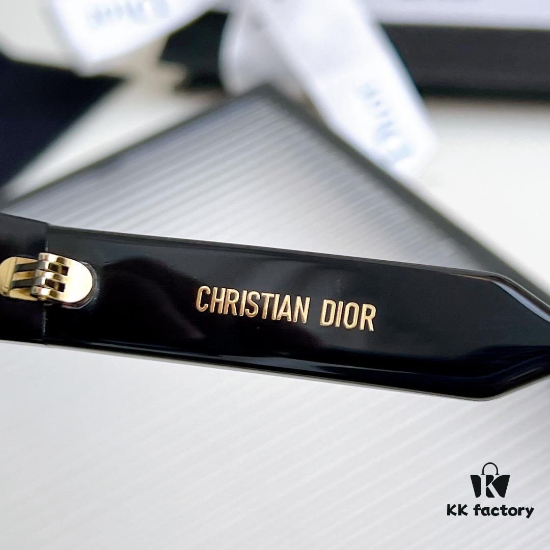 6931ff053a89a121ed54f060 140 DIO* Original High Version MODEL: Dior Signature S10F SIZE: 55 17-135