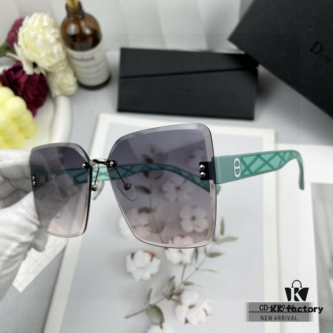 6931ff223a89a121ed54f1da DIOR France | TR90 Lightweight Frame with Polarized Lenses by Polaroid, Model 77944
