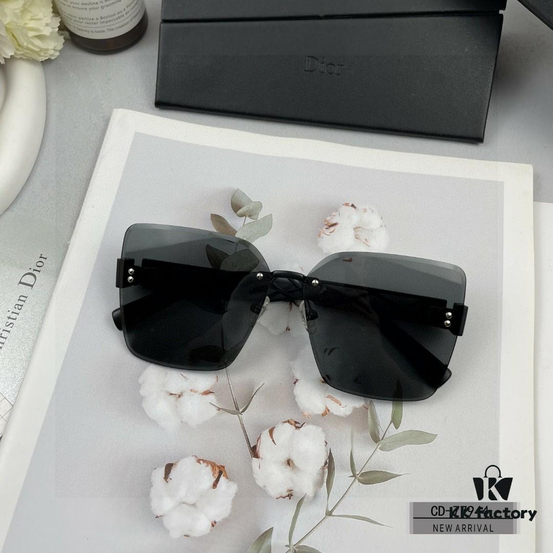 6931ff223a89a121ed54f1db DIOR France | TR90 Lightweight Frame with Polarized Lenses by Polaroid, Model 77944