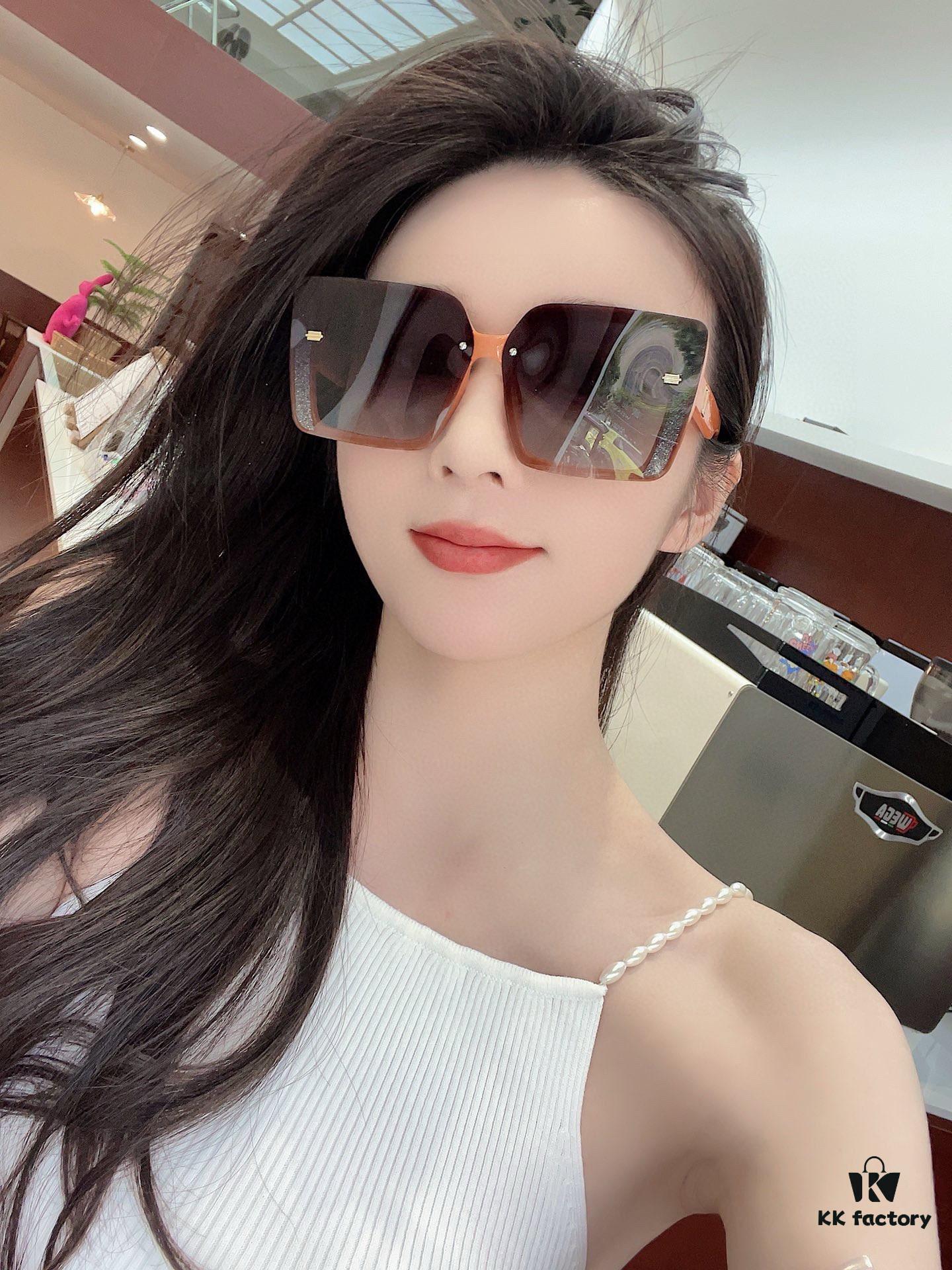 6931ff263a89a121ed54f214 【DIOR】2024 Spring New Arrival Trendy Fashion Square Polarized Sunglasses High-Quality Comfortable Fit Influencer Style Women's HD Thickened Polarized Sunglasses 🕶️ High-Quality TR Frame Model: CD0351