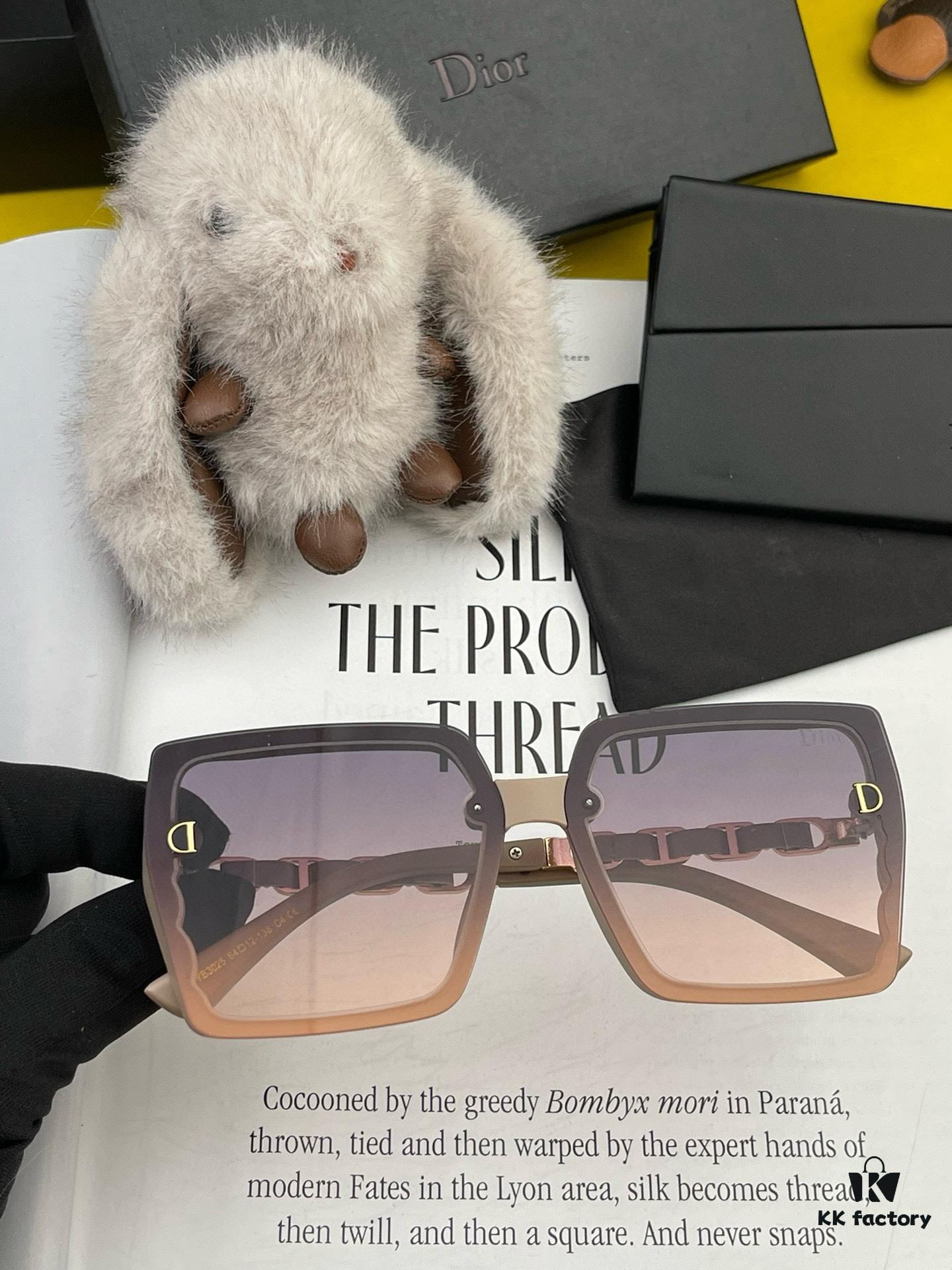 6931ff2f3a89a121ed54f281 DIOR 2024 Spring New Arrival Original Shipment Influencer Super Hit Blue Classic Luxury Worldwide Fashion Square Sunglasses Premium Quality Authentic High-End Logo Model: CD5302