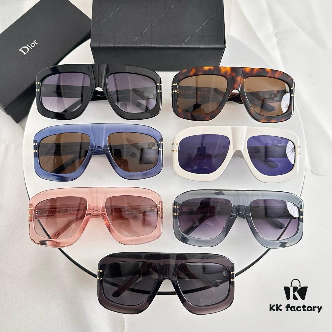 6931ff303a89a121ed54f290 DIOR Signature M1U Sunglasses - Size 52□20-145