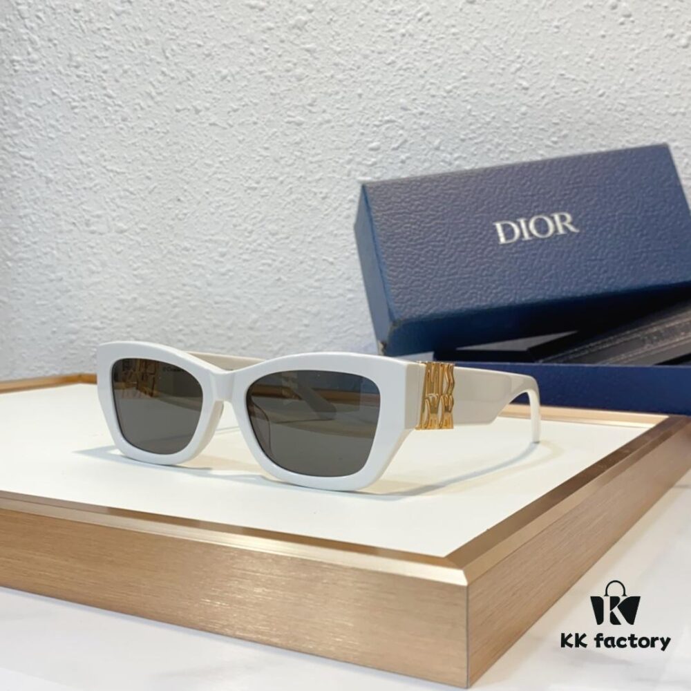 6931ff453a89a121ed54f38e 140 DIOR MODEL: CDIO* S1F SIZE: 55□20-140