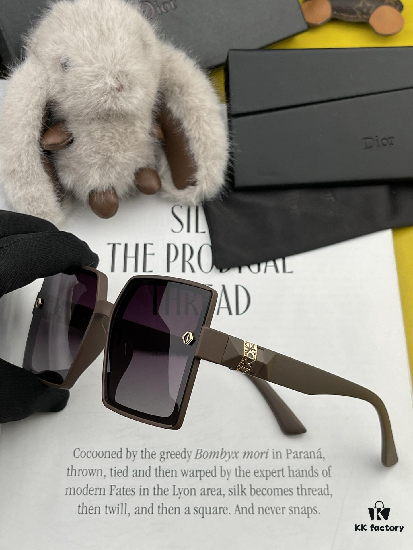 【DIOR】2024 Spring New Arrival Trendy Fashion Square Polarized Sunglasses High-Quality Comfortable Wear Influencer Style Women's HD Thickened Polarized Sunglasses