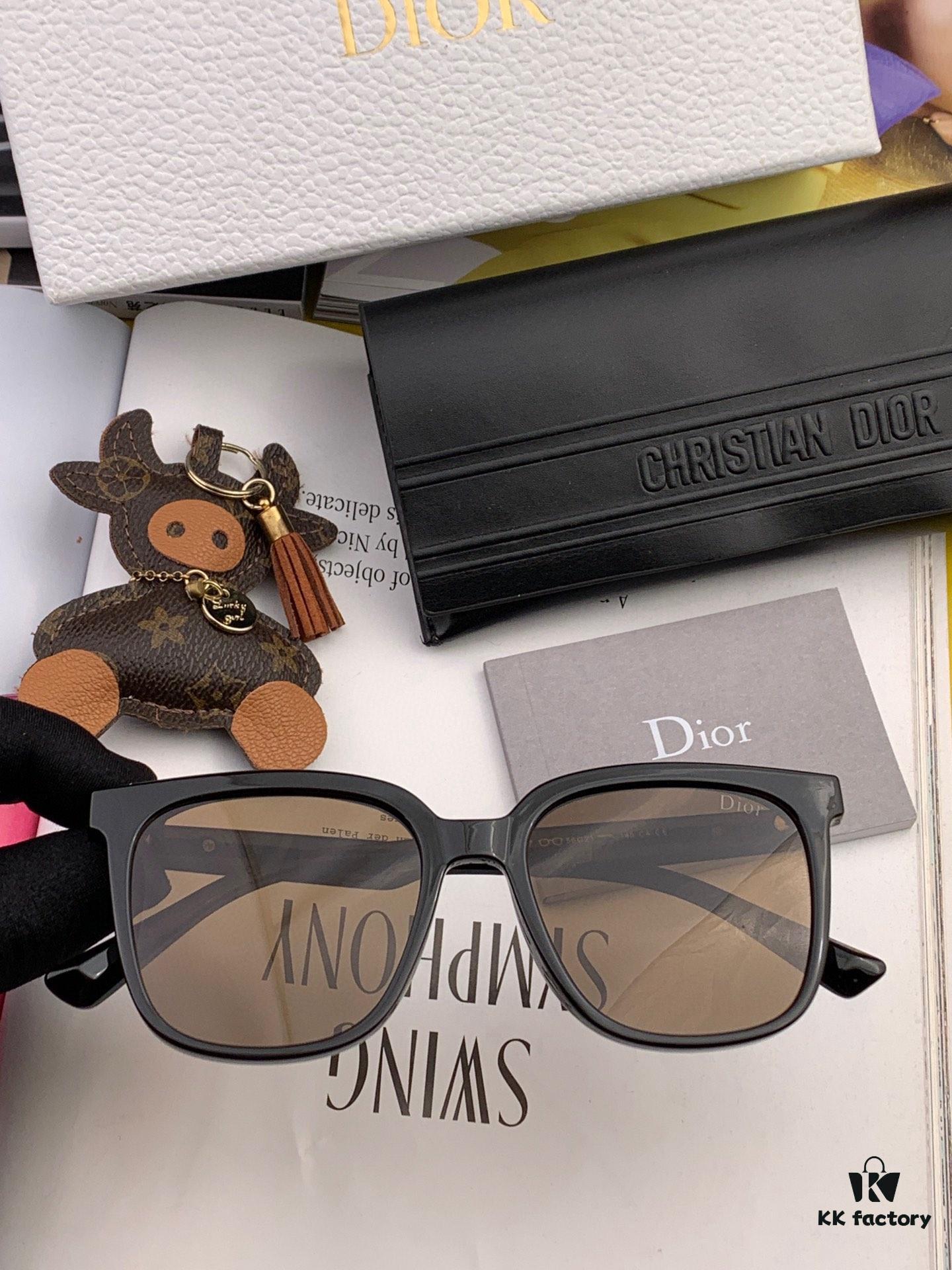 DIOR Square Frame Sunglasses, Premium Quality, Unique Design, Unisex Style, Fits All Face Types, Fashion Week Statement Piece, Couples' Matching Shades