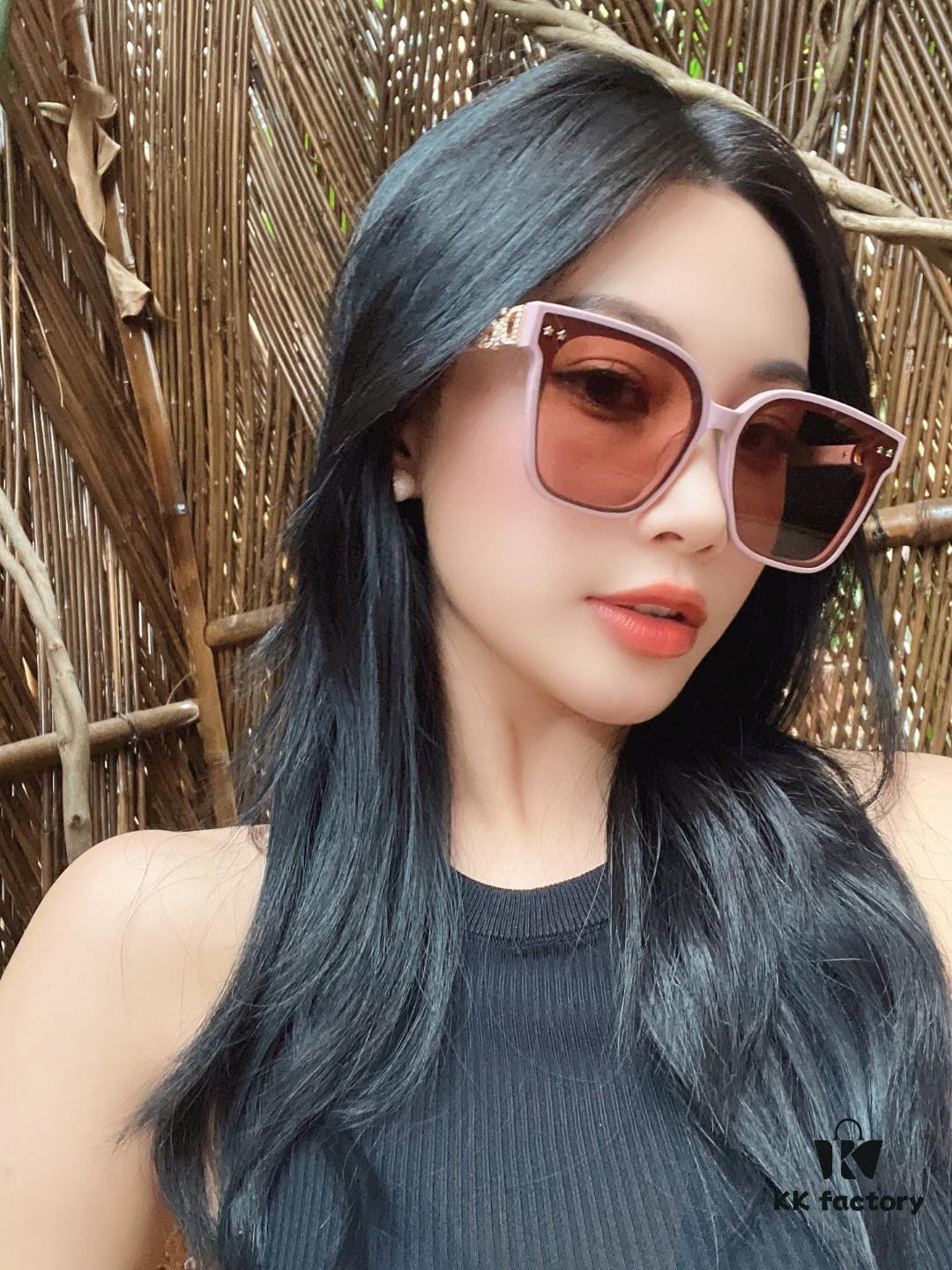 6931ff693a89a121ed54f560 DIOR 2024 Square Frame D Asymmetrical Letter Design Fully Set with Micro Diamonds 💎 Classic Timeless Square Shape with Star Accents Trending Fashion Sunglasses