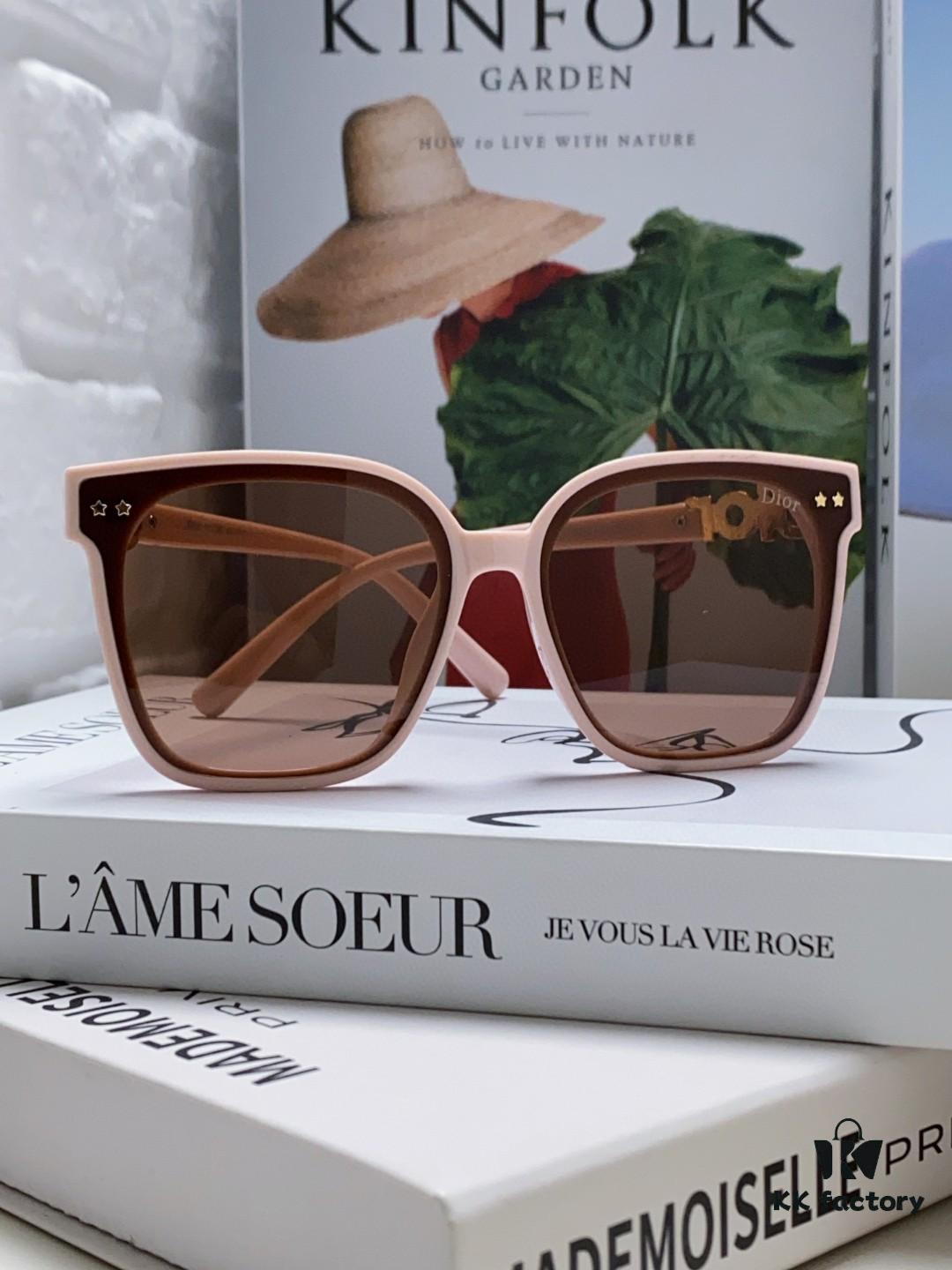 6931ff693a89a121ed54f562 DIOR 2024 Square Frame D Asymmetrical Letter Design Fully Set with Micro Diamonds 💎 Classic Timeless Square Shape with Star Accents Trending Fashion Sunglasses
