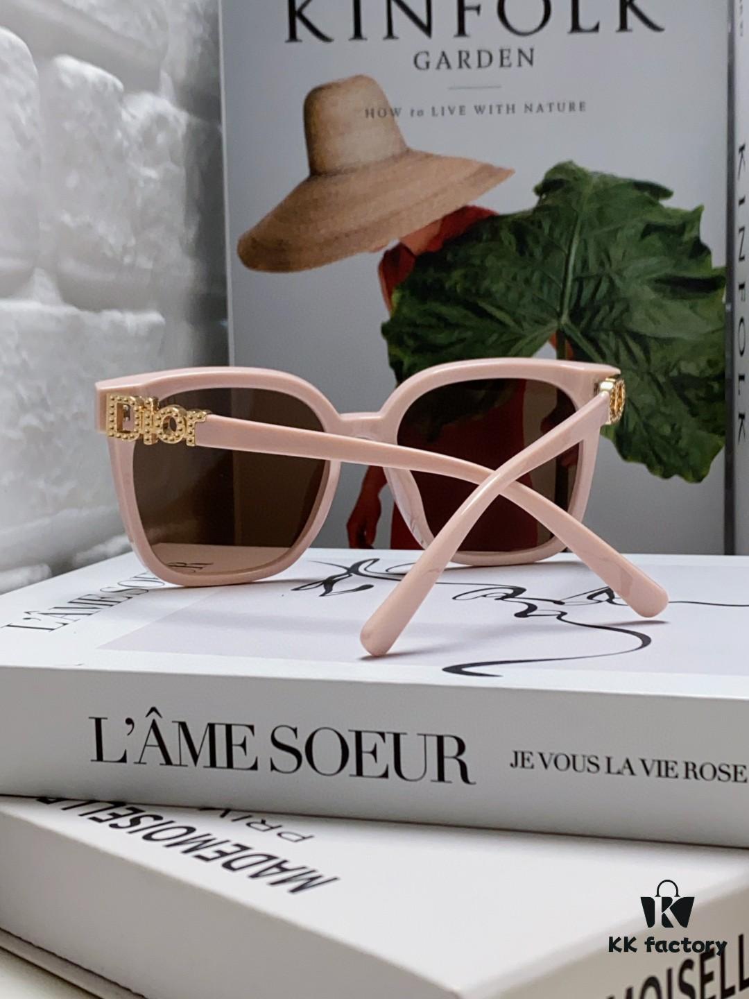 6931ff693a89a121ed54f563 DIOR 2024 Square Frame D Asymmetrical Letter Design Fully Set with Micro Diamonds 💎 Classic Timeless Square Shape with Star Accents Trending Fashion Sunglasses