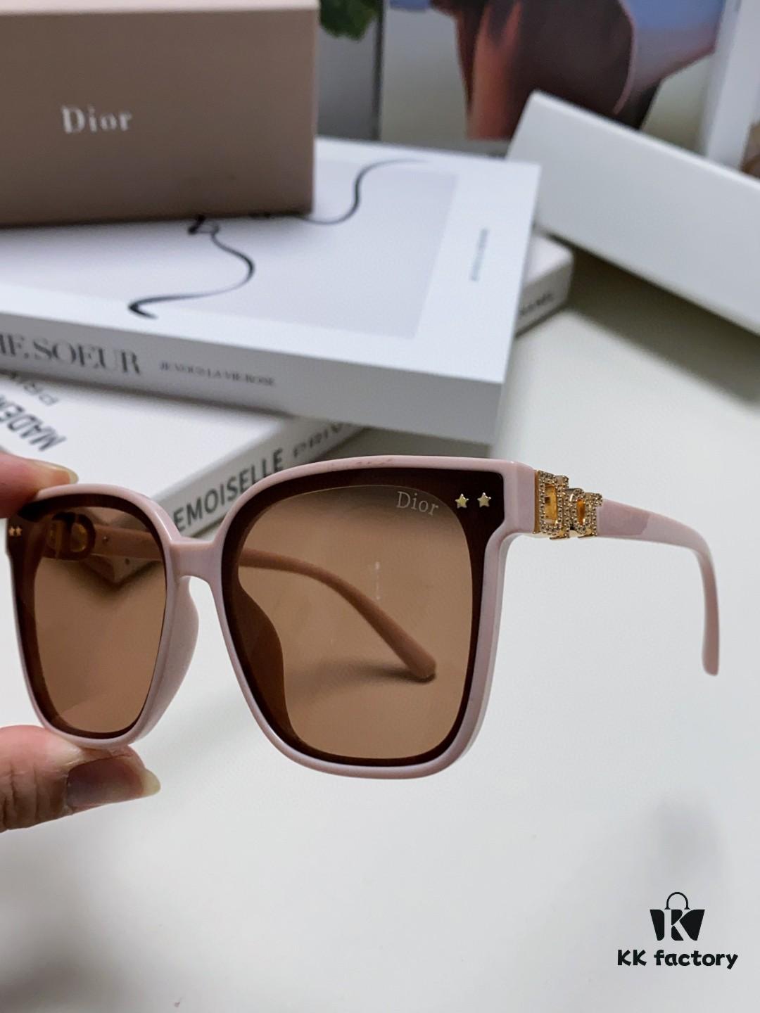 6931ff693a89a121ed54f566 DIOR 2024 Square Frame D Asymmetrical Letter Design Fully Set with Micro Diamonds 💎 Classic Timeless Square Shape with Star Accents Trending Fashion Sunglasses