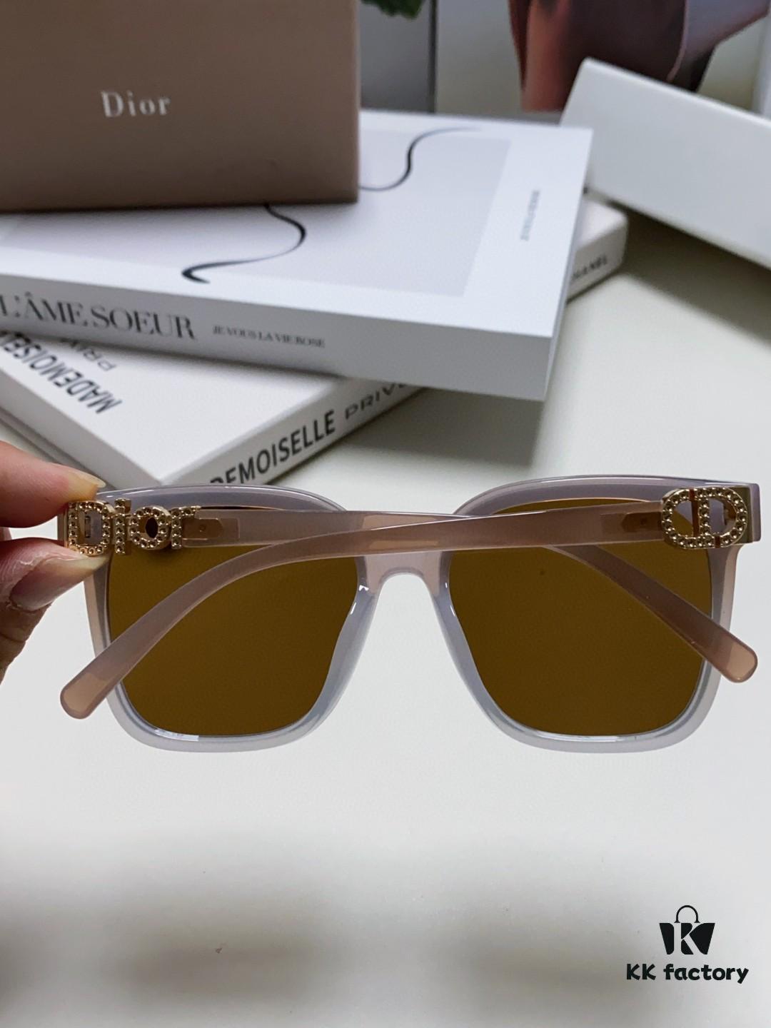 6931ff6a3a89a121ed54f56f DIOR 2024 Square Frame D Asymmetrical Letter Design Fully Set with Small Diamonds 💎 Classic Timeless Square Shape with Star Accents Trending Fashion Sunglasses