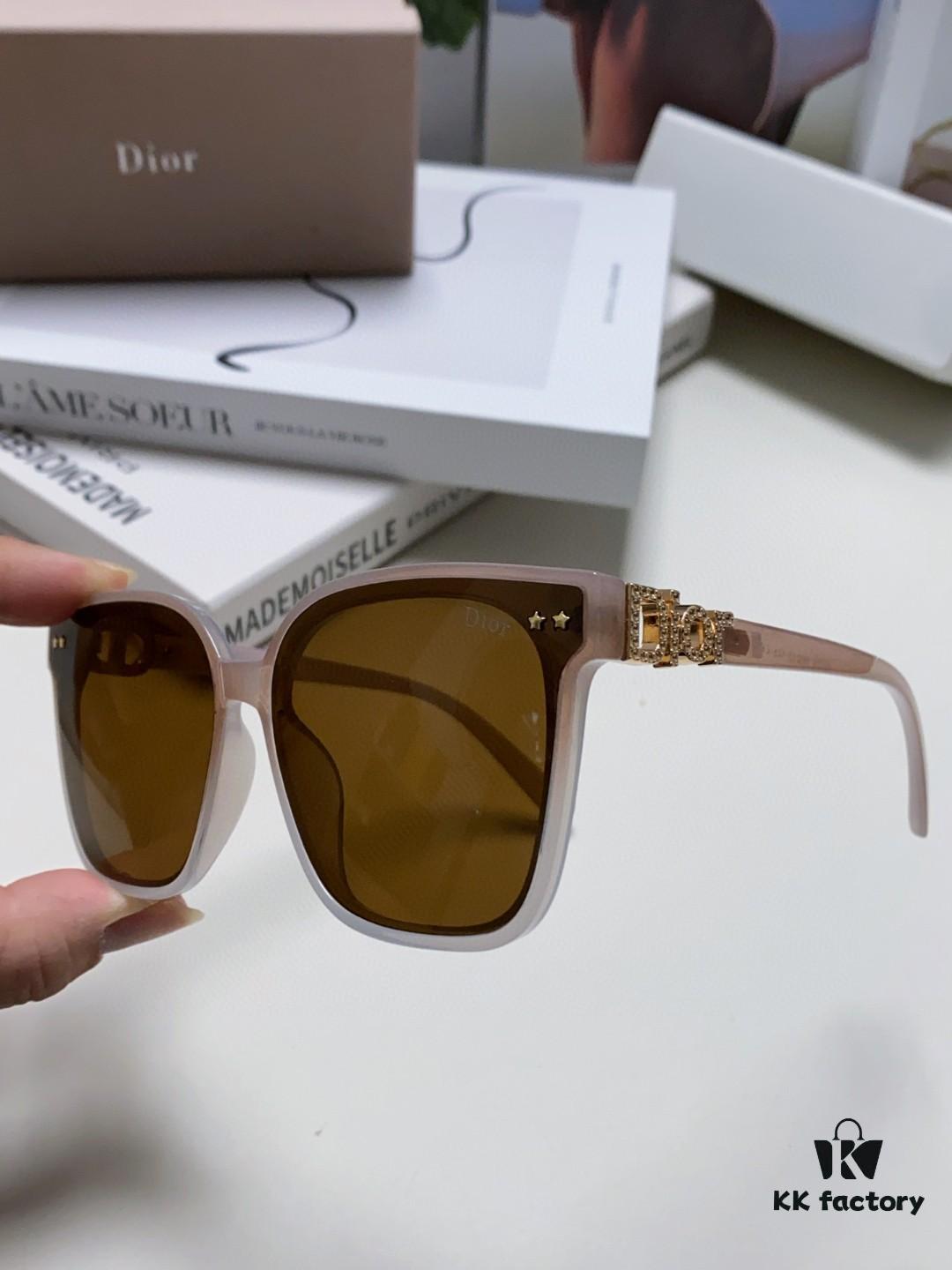 6931ff6a3a89a121ed54f570 DIOR 2024 Square Frame D Asymmetrical Letter Design Fully Set with Small Diamonds 💎 Classic Timeless Square Shape with Star Accents Trending Fashion Sunglasses