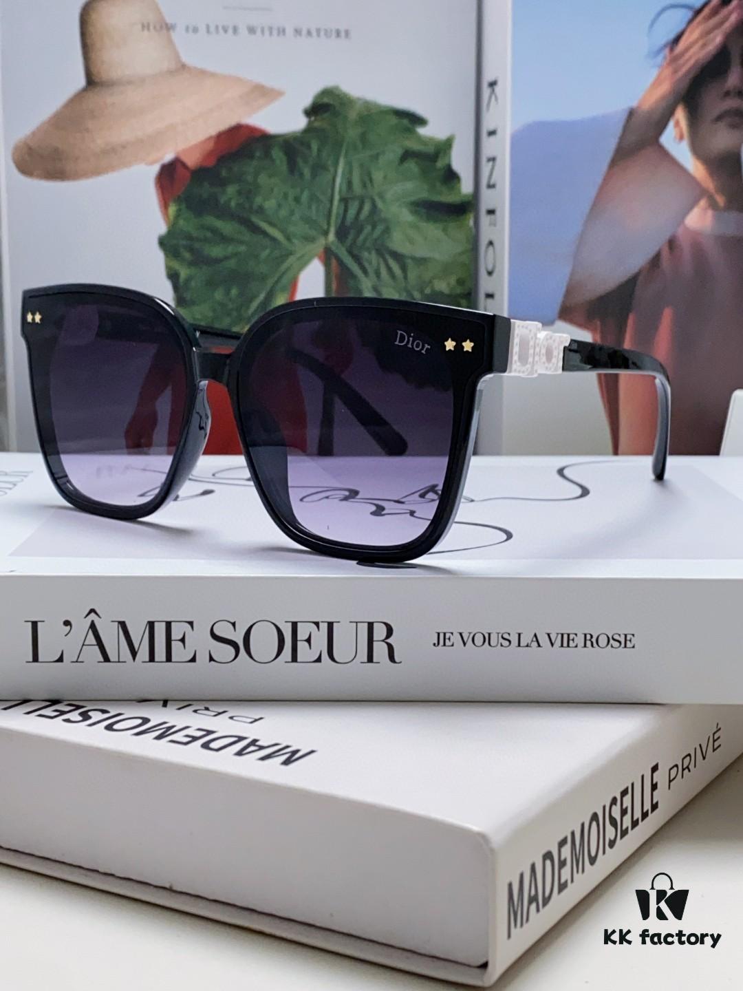 6931ff6c3a89a121ed54f58f DIOR 2024 Square Frame D Asymmetric Letter Design Fully Paved with Small Diamonds 💎 Classic Timeless Square Shape with Star Accents Trending Fashion Sunglasses