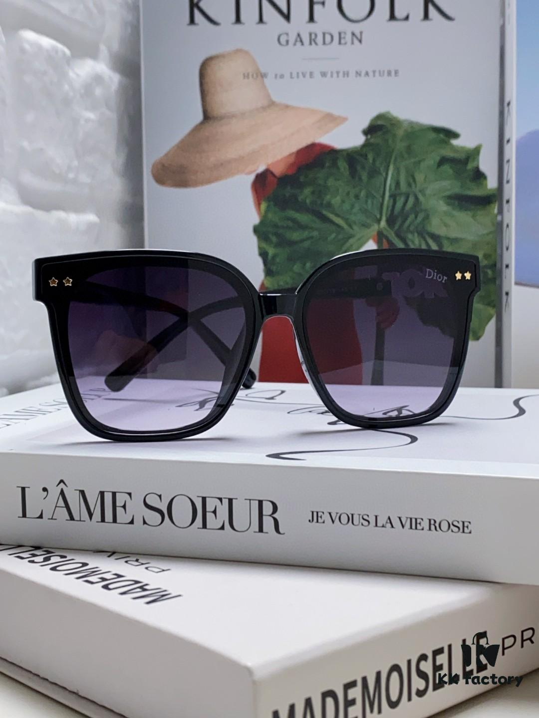 6931ff6c3a89a121ed54f590 DIOR 2024 Square Frame D Asymmetric Letter Design Fully Paved with Small Diamonds 💎 Classic Timeless Square Shape with Star Accents Trending Fashion Sunglasses