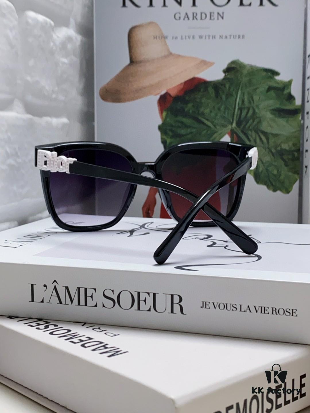 6931ff6c3a89a121ed54f591 DIOR 2024 Square Frame D Asymmetric Letter Design Fully Paved with Small Diamonds 💎 Classic Timeless Square Shape with Star Accents Trending Fashion Sunglasses