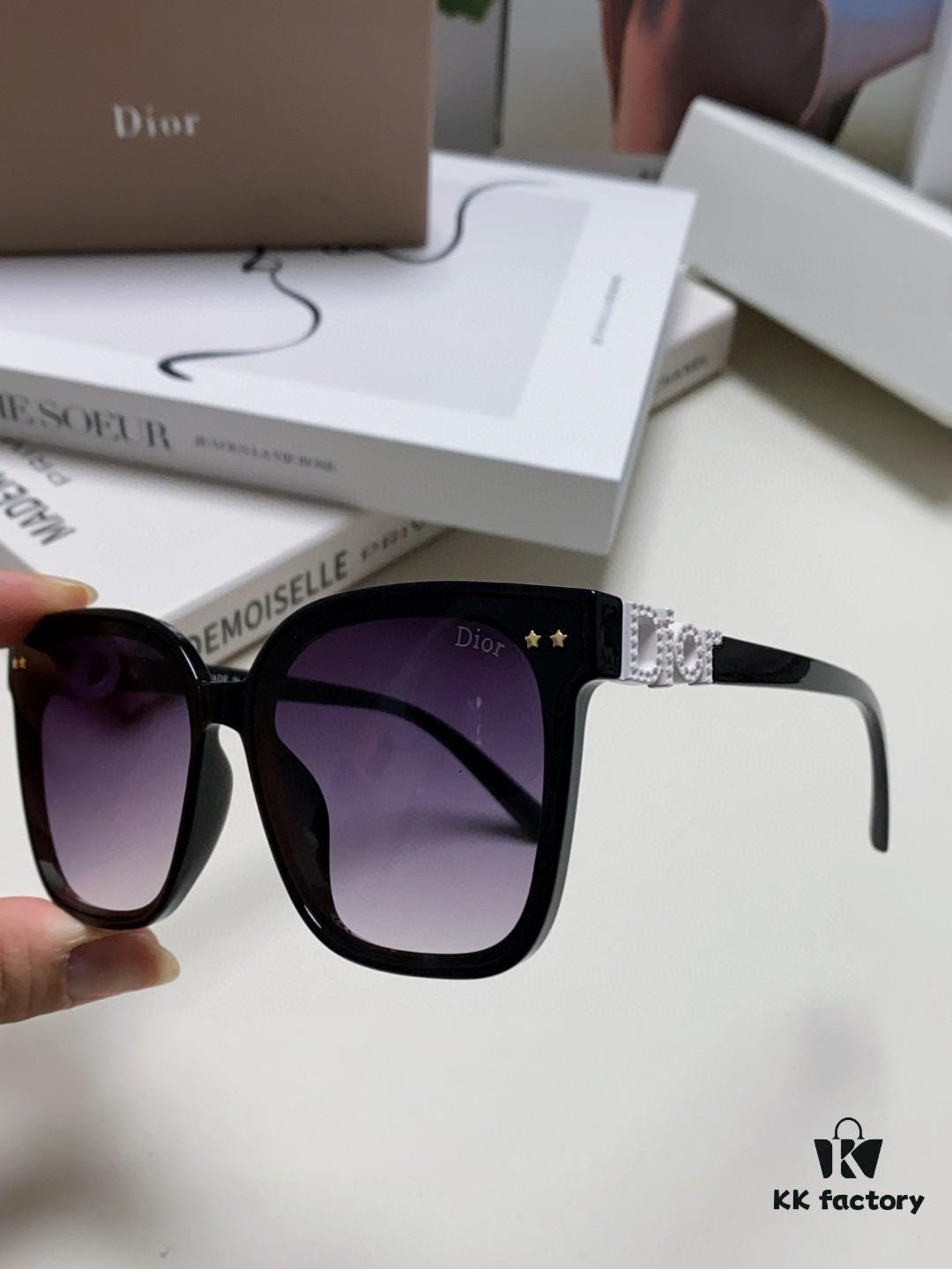 6931ff6d3a89a121ed54f594 DIOR 2024 Square Frame D Asymmetric Letter Design Fully Paved with Small Diamonds 💎 Classic Timeless Square Shape with Star Accents Trending Fashion Sunglasses