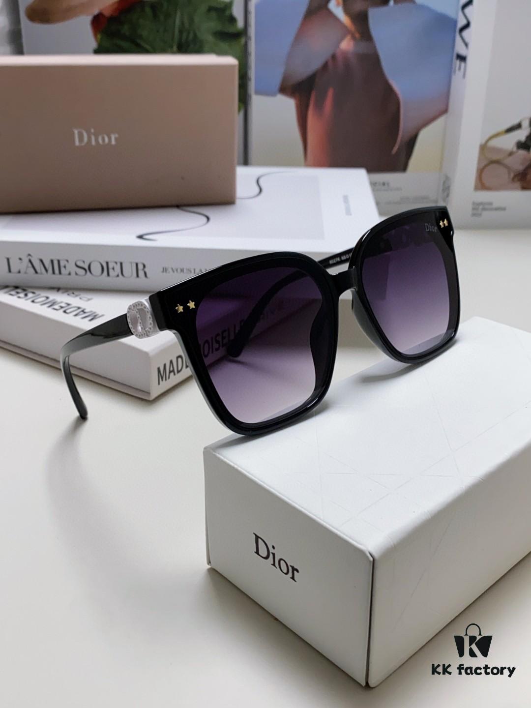6931ff6d3a89a121ed54f596 DIOR 2024 Square Frame D Asymmetric Letter Design Fully Paved with Small Diamonds 💎 Classic Timeless Square Shape with Star Accents Trending Fashion Sunglasses