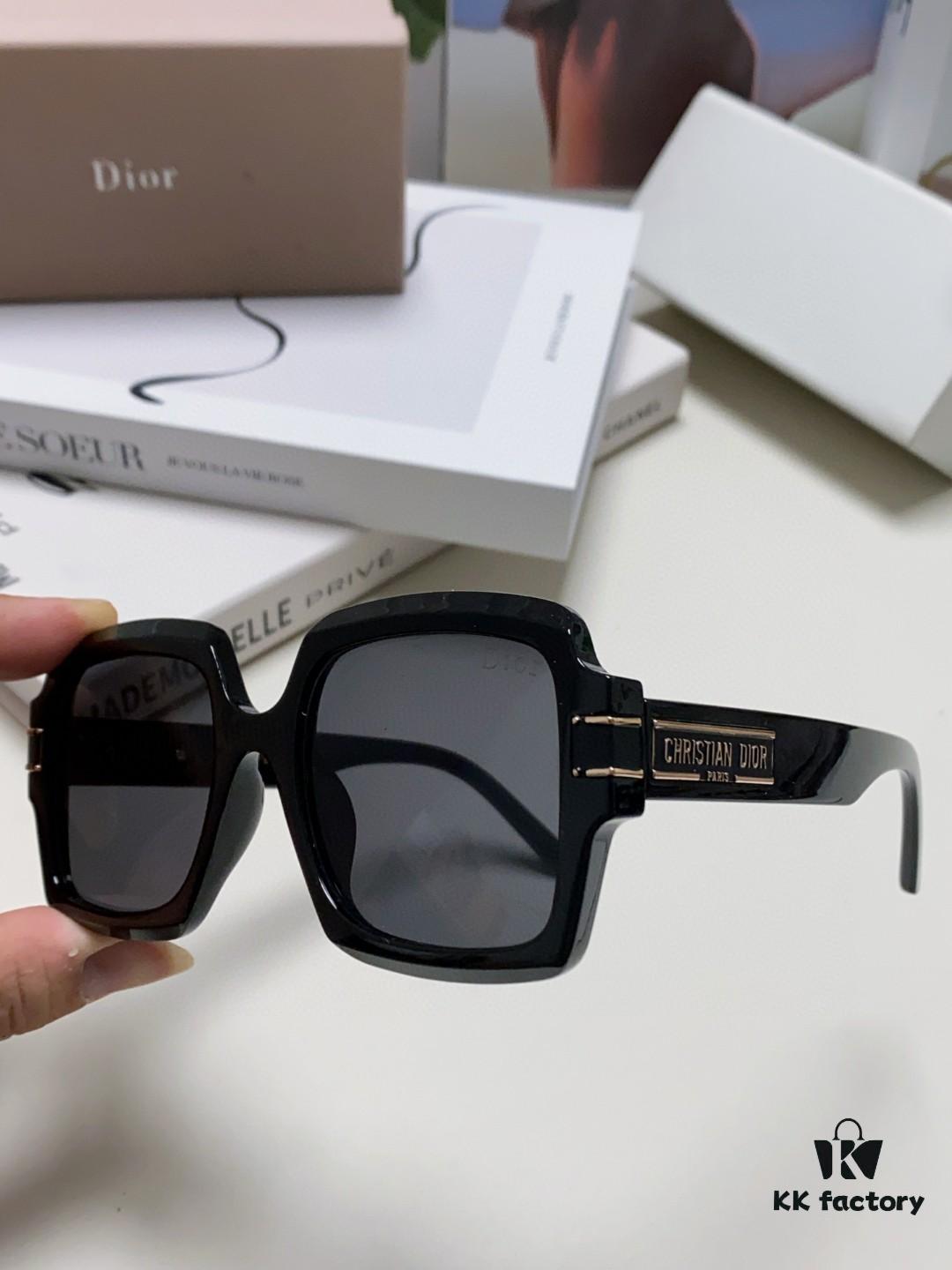 6931ff733a89a121ed54f5e7 DIOR Street-Style Retro Unisex Square Sunglasses with Signature Design - Vintage, Elegant and Avant-Garde