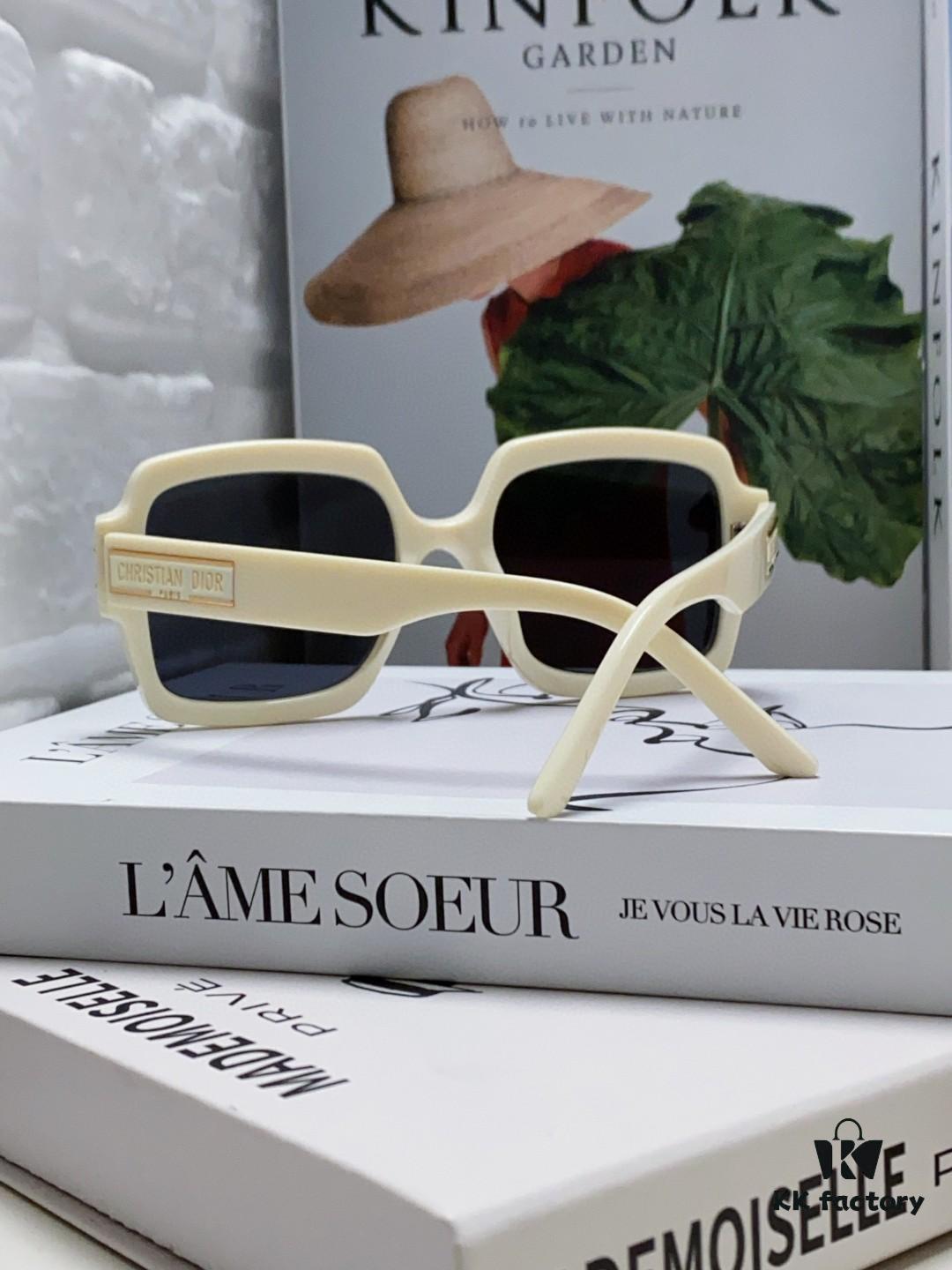 6931ff753a89a121ed54f5f9 DIOR Street Snap Retro Stylish and Avant-garde Signature Unisex Square Sunglasses