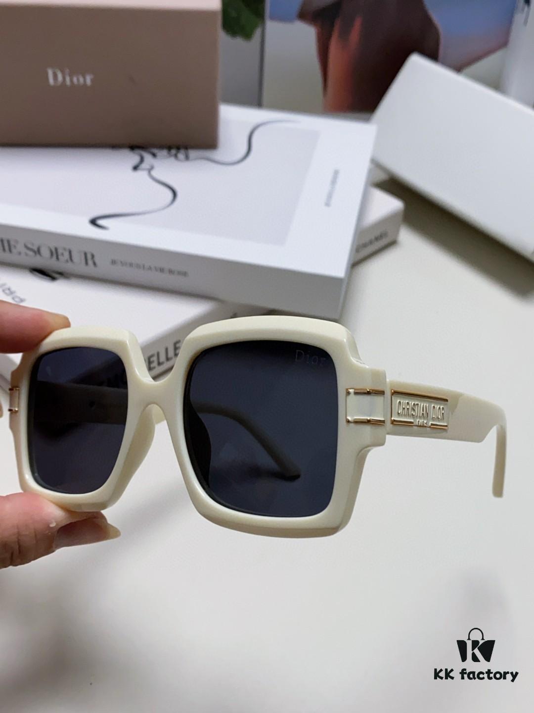 6931ff753a89a121ed54f5fc DIOR Street Snap Retro Stylish and Avant-garde Signature Unisex Square Sunglasses