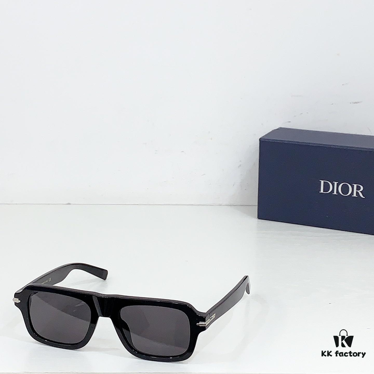 135 DIO* MODEL: DIOR BLACK SUIT N2I SIZE: 52 □ 20-145 Sunglasses