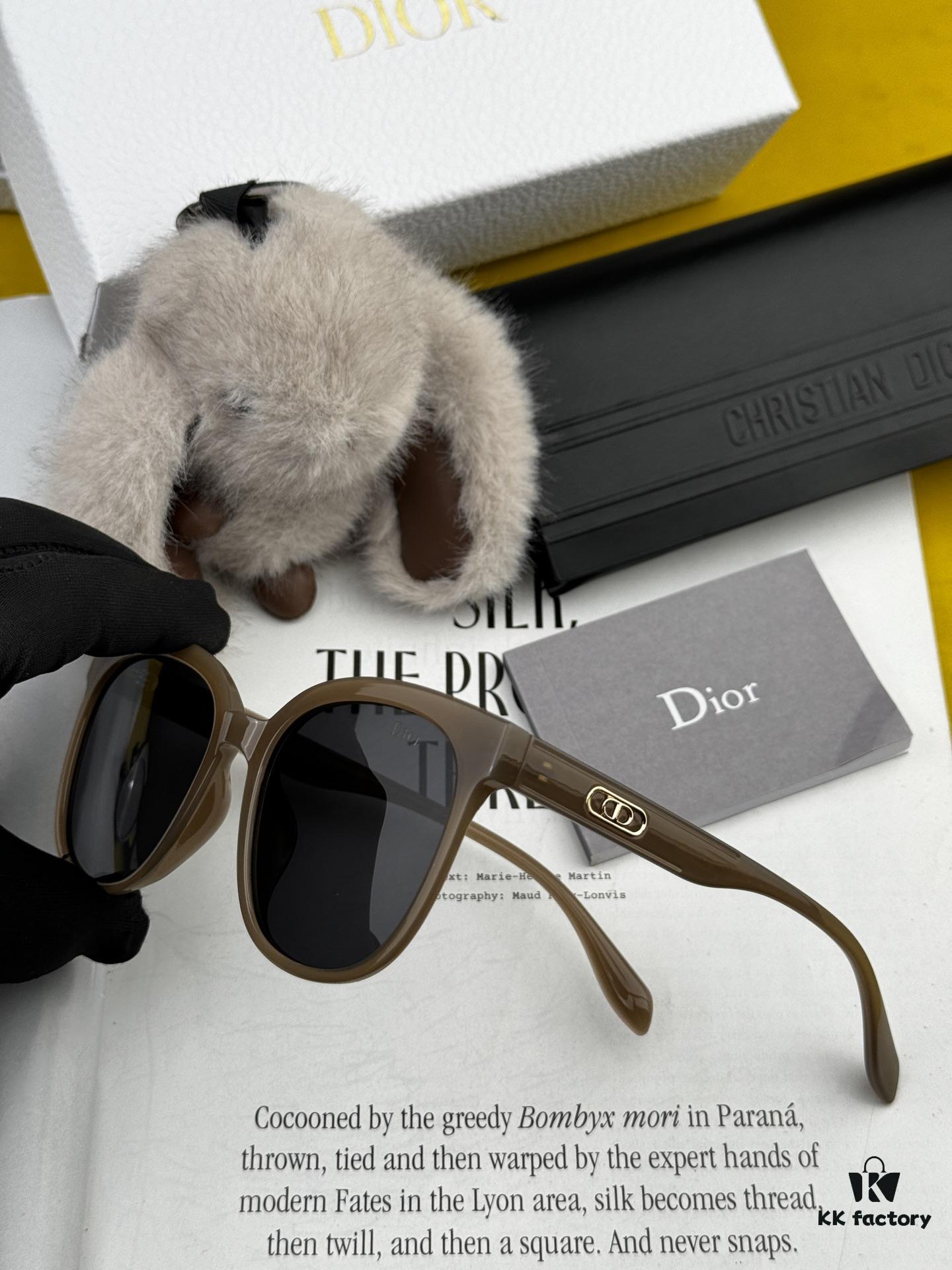 6931ffbb3a89a121ed54f94f 【DIOR】2025 Spring New Arrival Trendy Best-Selling Fashion Round Frame Polarized Sunglasses High Quality Comfortable Wear Influencer Style Shades Model: D6106