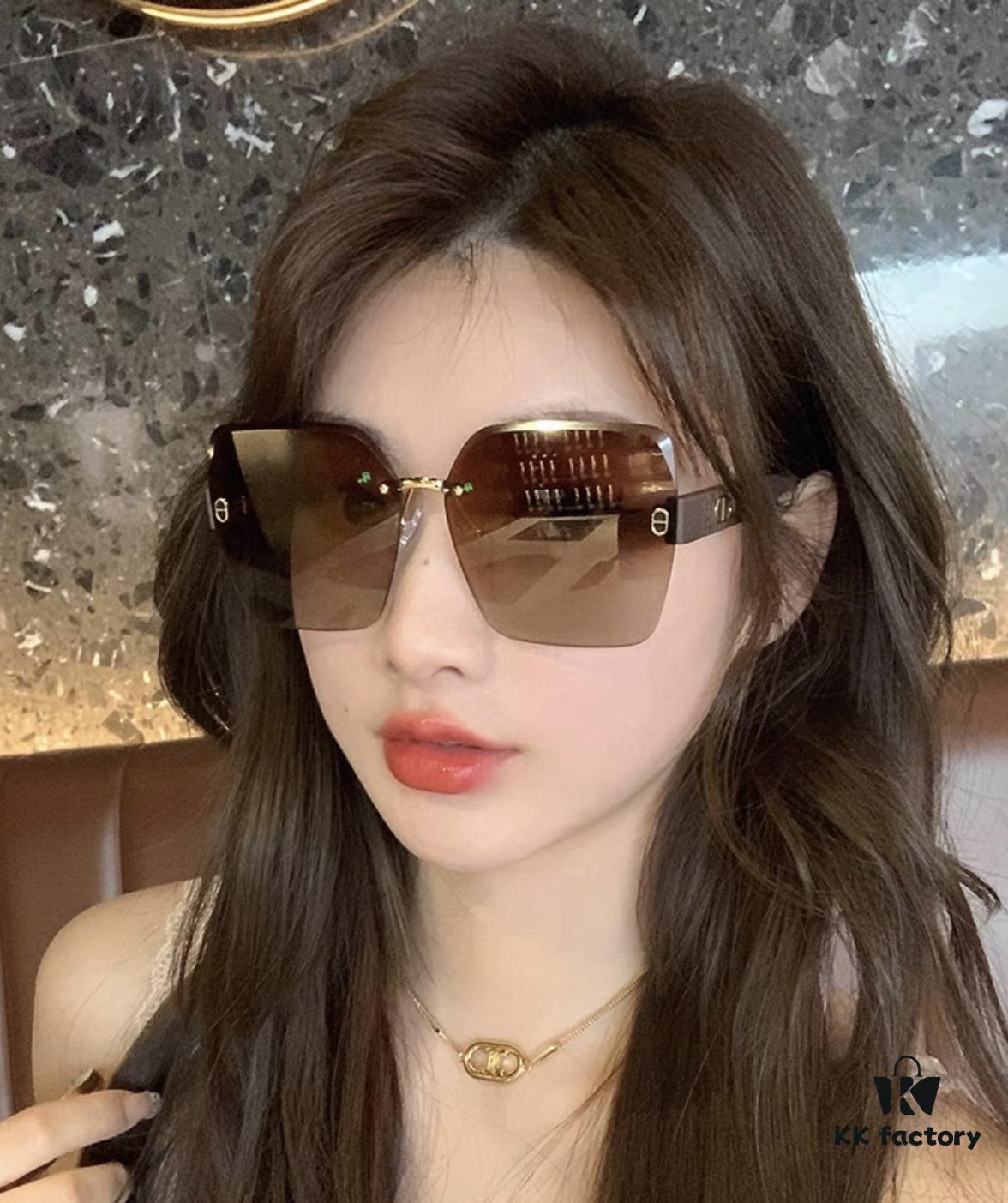 6931ffc33a89a121ed54f9b5 DIOR 2025 Spring New Arrival Trendy Fashion Square Frame Sunglasses High-Quality Comfortable Fit Influencer Style Women's HD Sunglasses 🕶️ High-Quality TR Frame Model: CD9770