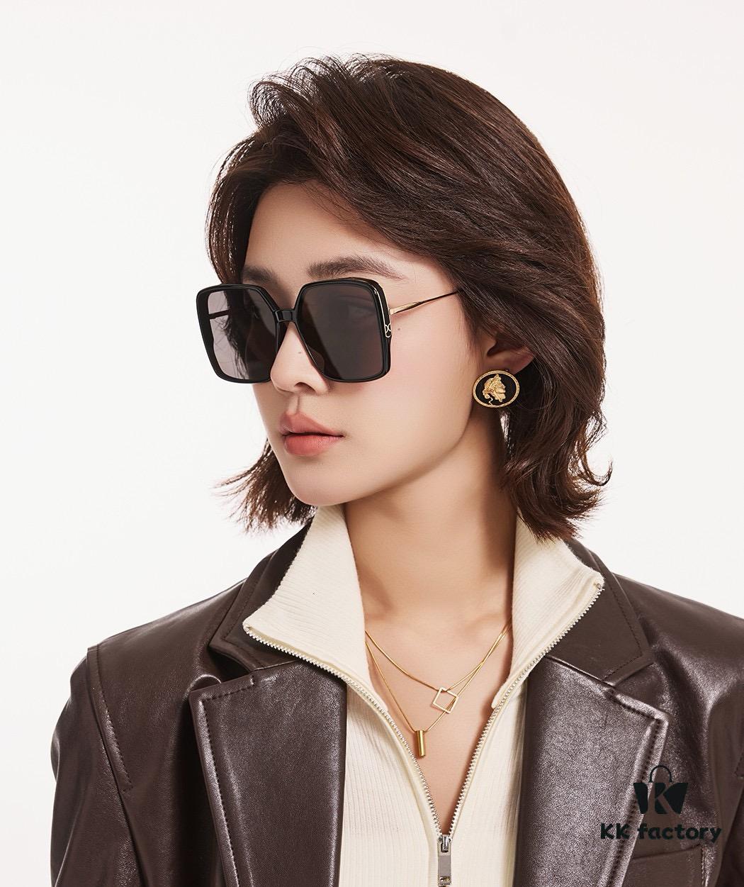 6931ffd33a89a121ed54fa7c 【DIOR】2025 Spring New Arrival Trendy Fashion Square Polarized Sunglasses High-Quality Comfortable Wear Influencer Favorite Women's HD Polarized Sunglasses 🕶️ High-Quality TR Frame Model: CD2315