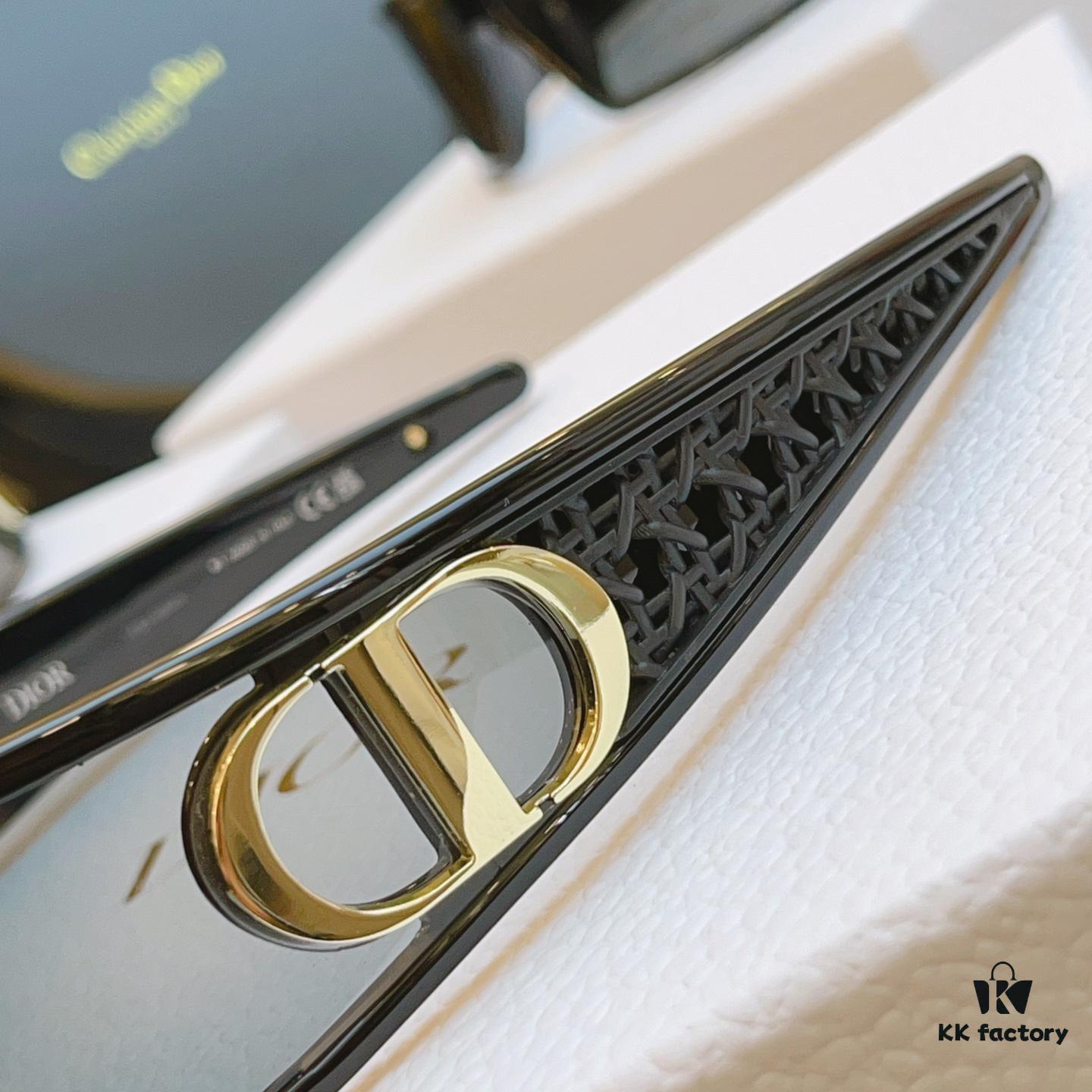 6931ffe83a89a121ed54fb84 【DIO*】 Winter25 CD Logo Hair Clip Sunglasses ✨ MOD: VeryDiorM1U, SIZE: 91-11 Premium High-Quality Replica with Original Box