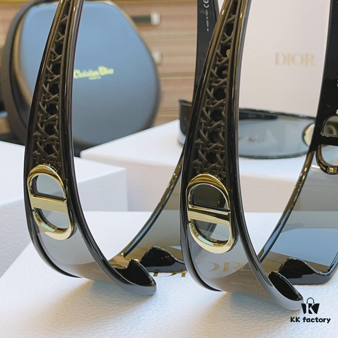 6931ffe83a89a121ed54fb89 【DIO*】 Winter25 CD Logo Hair Clip Sunglasses ✨ MOD: VeryDiorM1U, SIZE: 91-11 Premium High-Quality Replica with Original Box