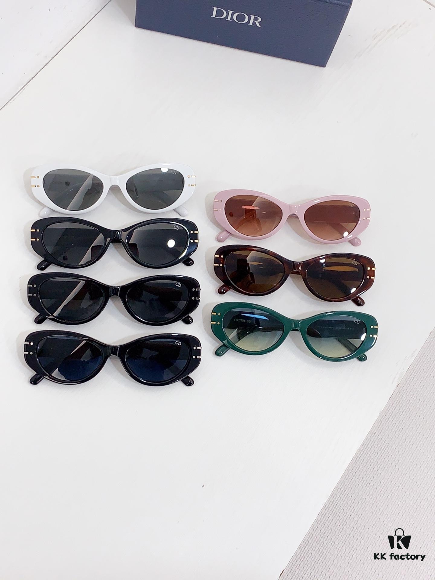 135 DIO * Dior Signature B8U Sunglasses