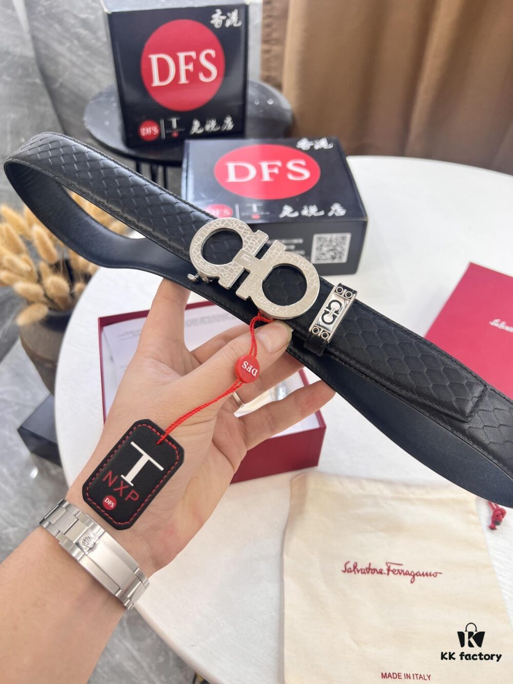 Arrival 🎺🎺 Real Product Photography, Ferragamo Automatic Series Men's Belt, ZP Mold Precision Crafted, 8-Shaped Beveled Pattern with Stainless Steel Hardware, Business Belt, Imported Genuine Top Layer Calfskin with Ferragamo Mesh Texture, Automatic Tooth Slide, Width 3.5 cm