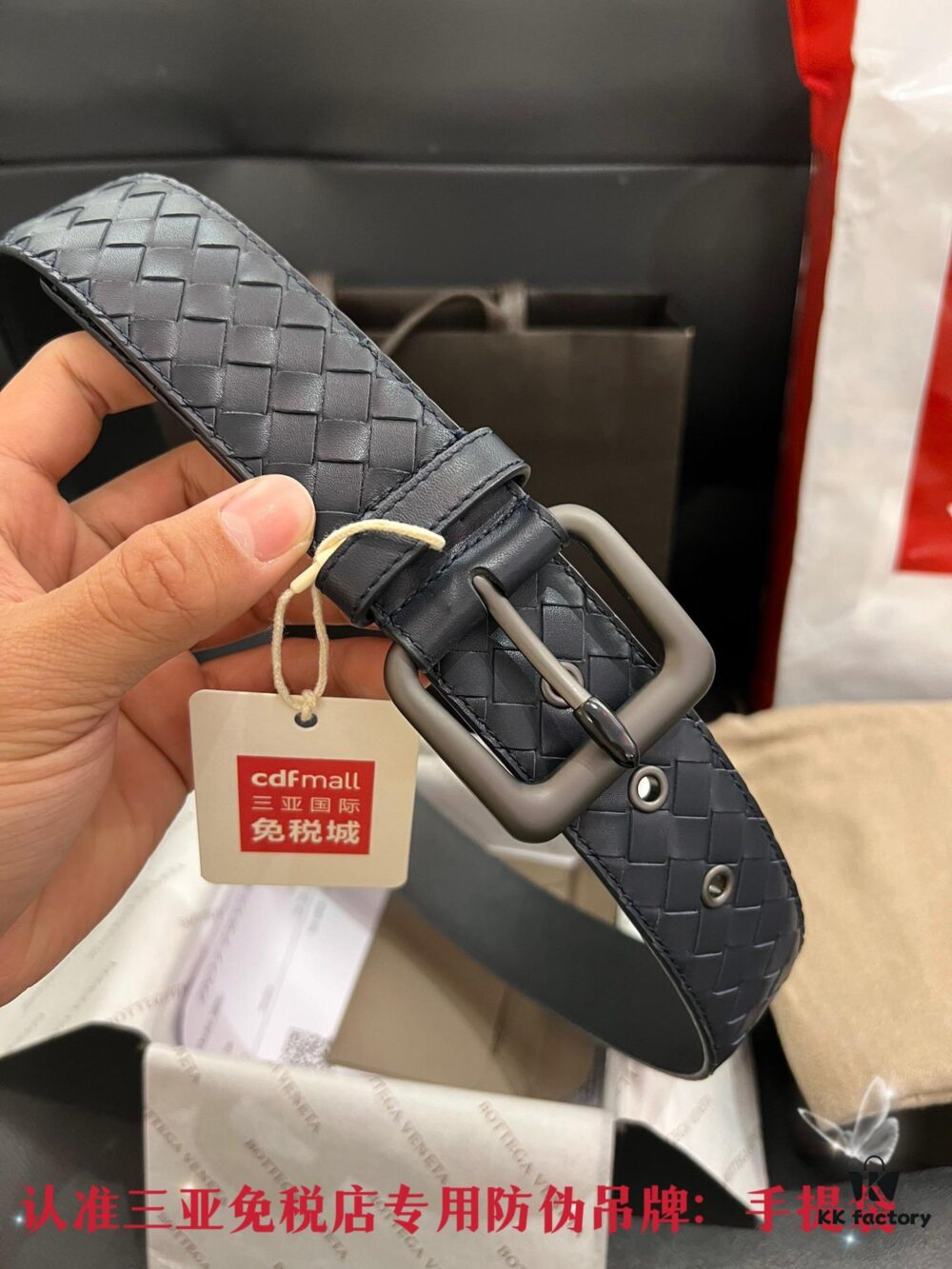 6932009e3a89a121ed55011b Authentic CDF Sanya Tax-Free (Shipped as Pictured) 【Retail Gift Box】Bottega Veneta BV Classic Series, Imported Calfskin, Retail Edition Match, ZP Blue